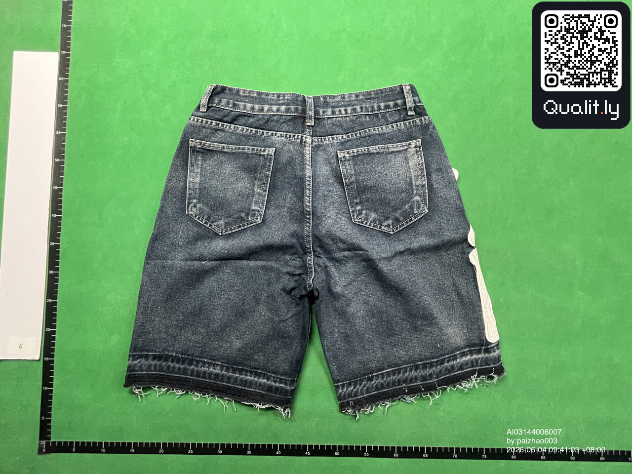 Jeans QC photo 2 of 102