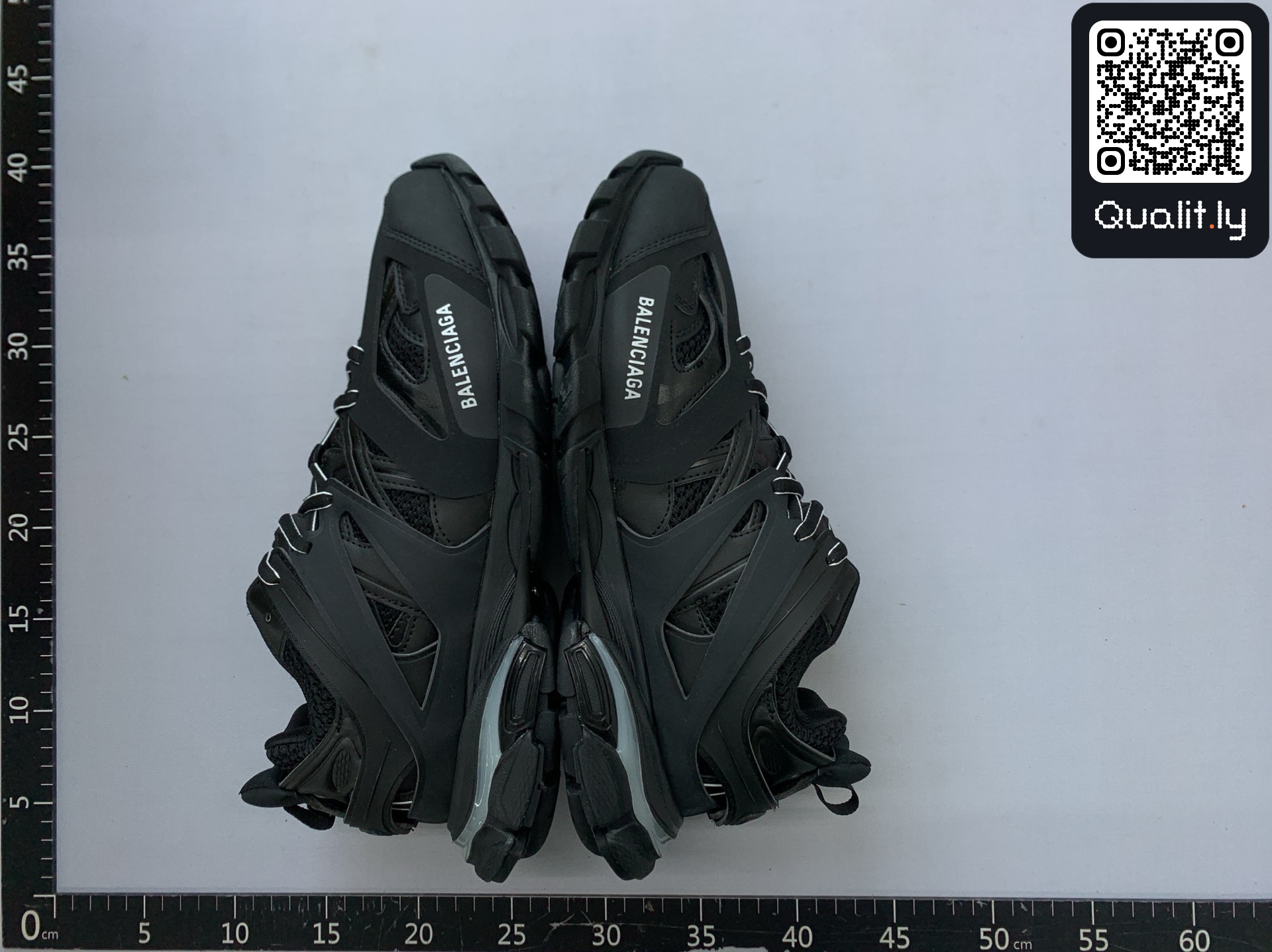Sneakers QC photo 3 of 445