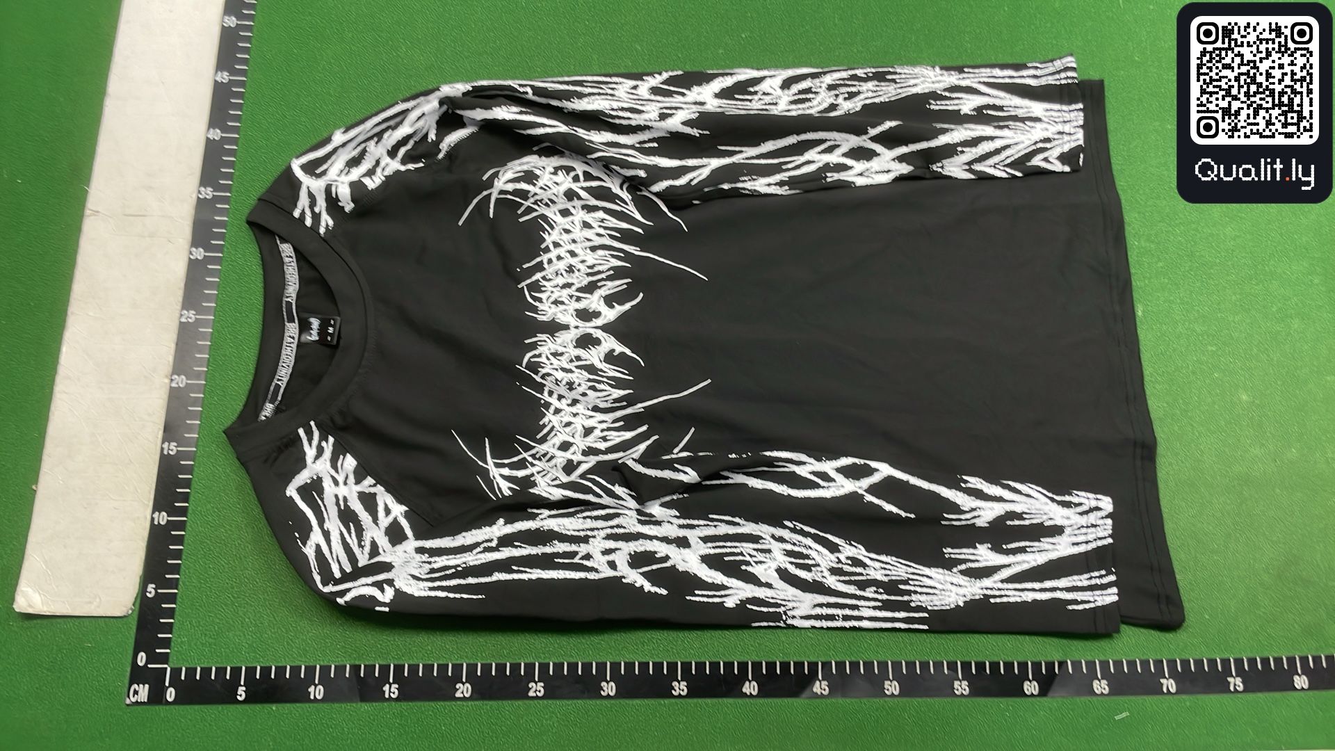 Camiseta — foto QC 2 de 14