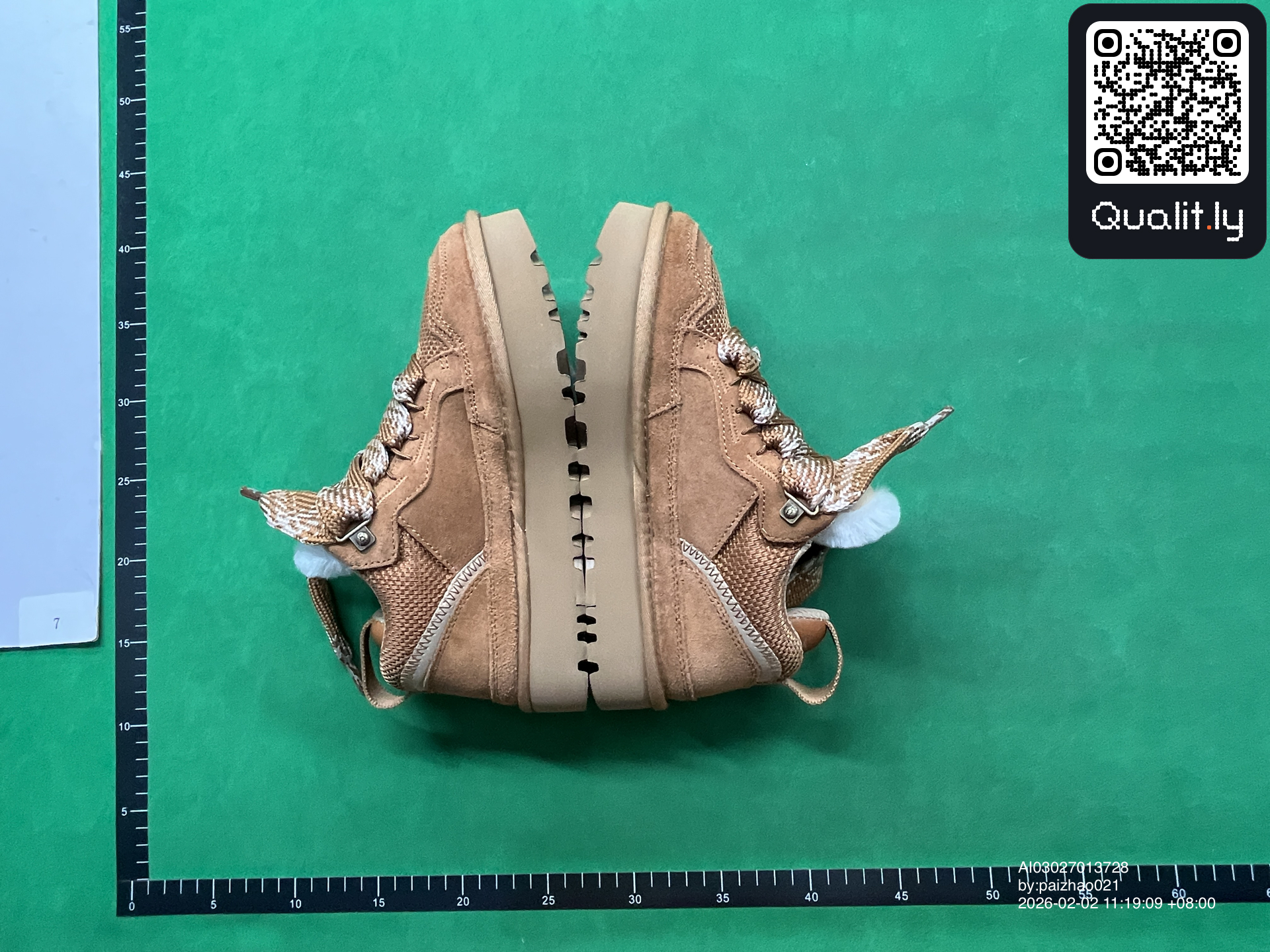 Sneakers QC photo 2 of 42