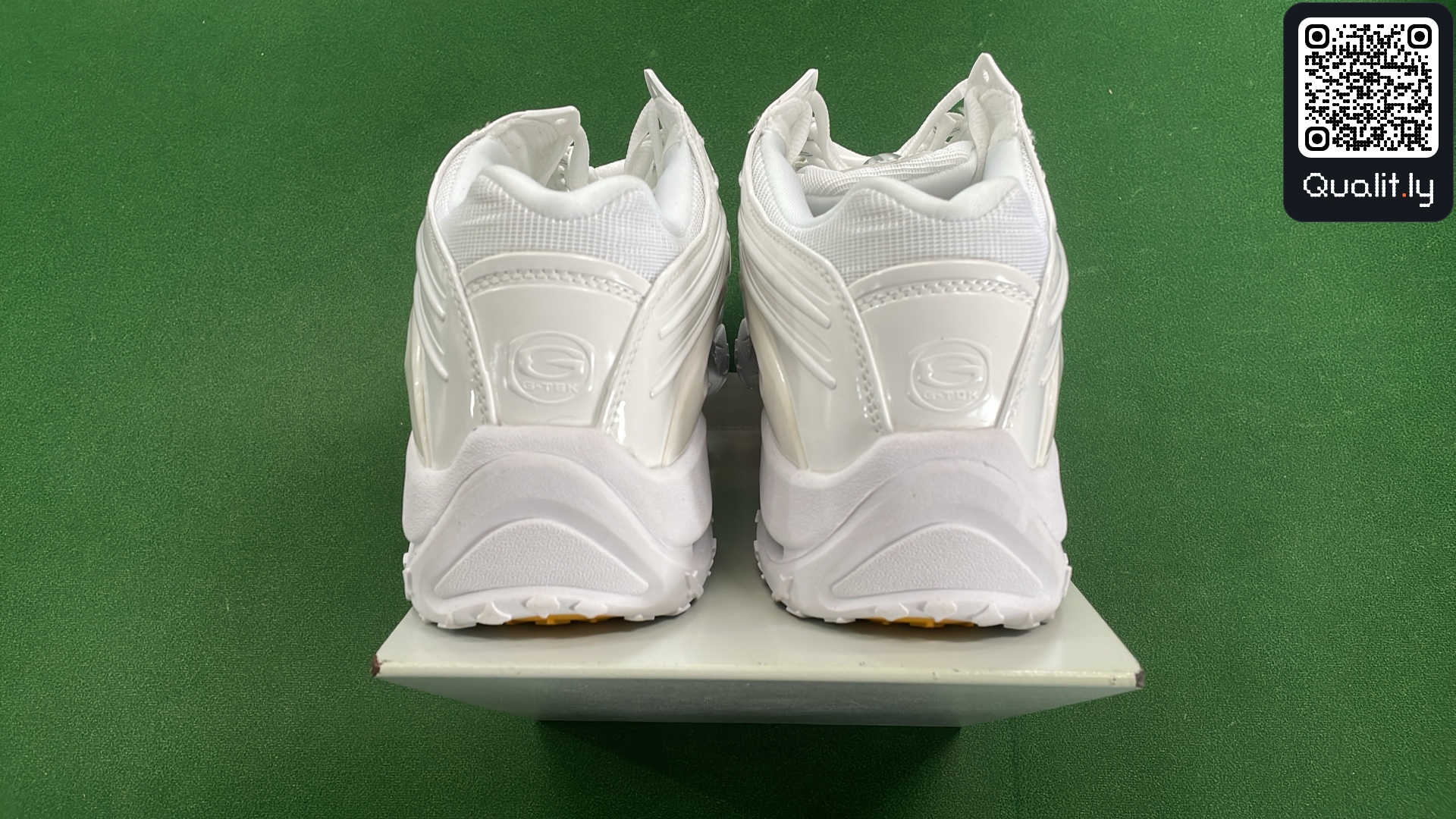 Sneakers — foto QC 3 di 6