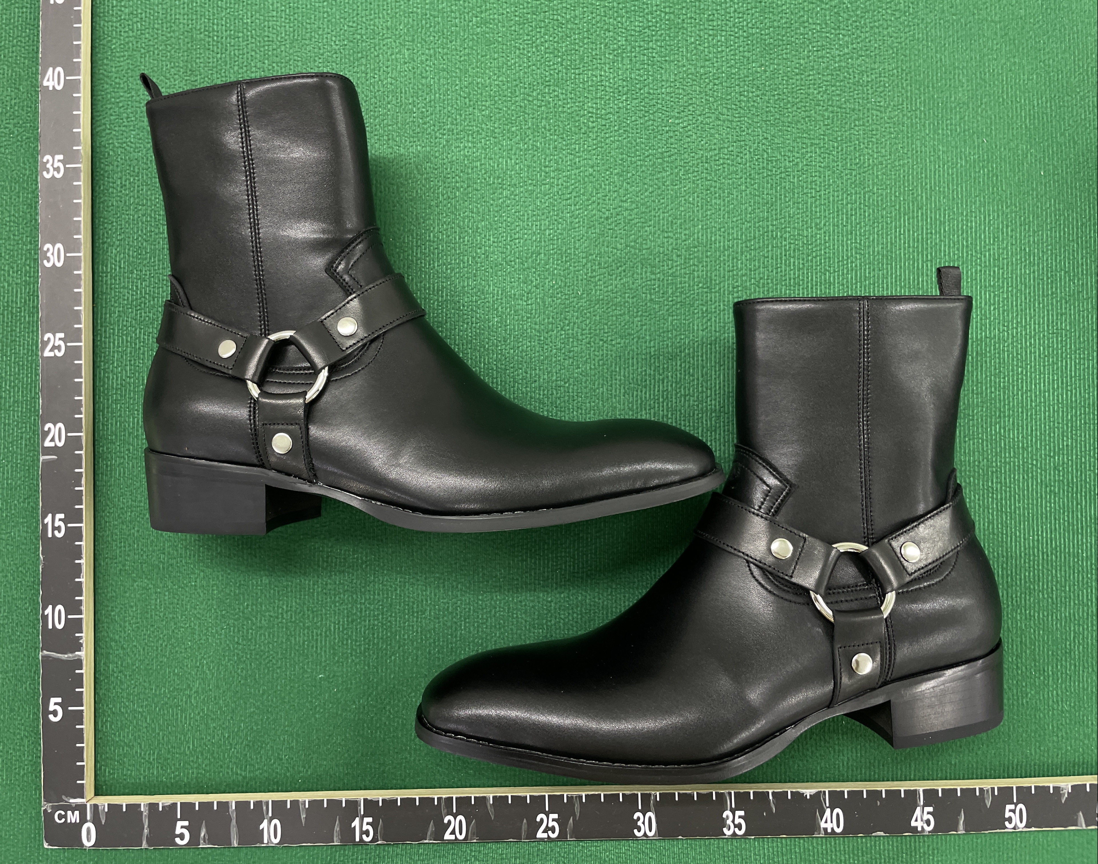Boots QC photo 3 of 23