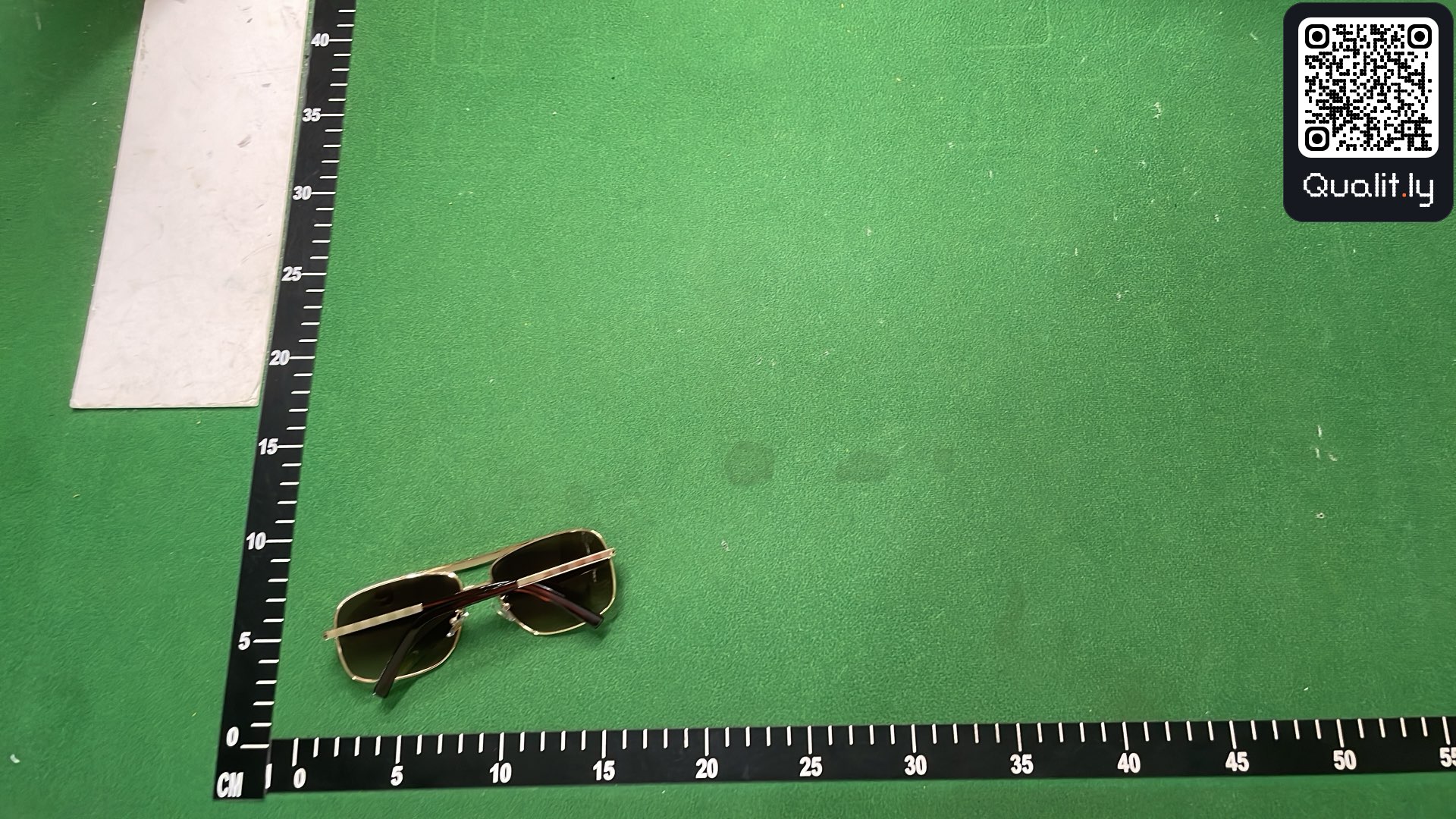Sunglasses QC photo 2 of 16