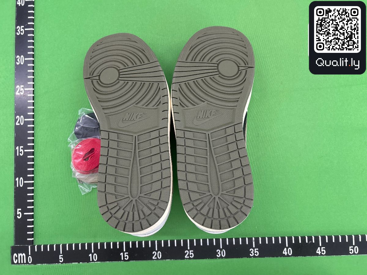 Sneakers QC photo 2 of 20