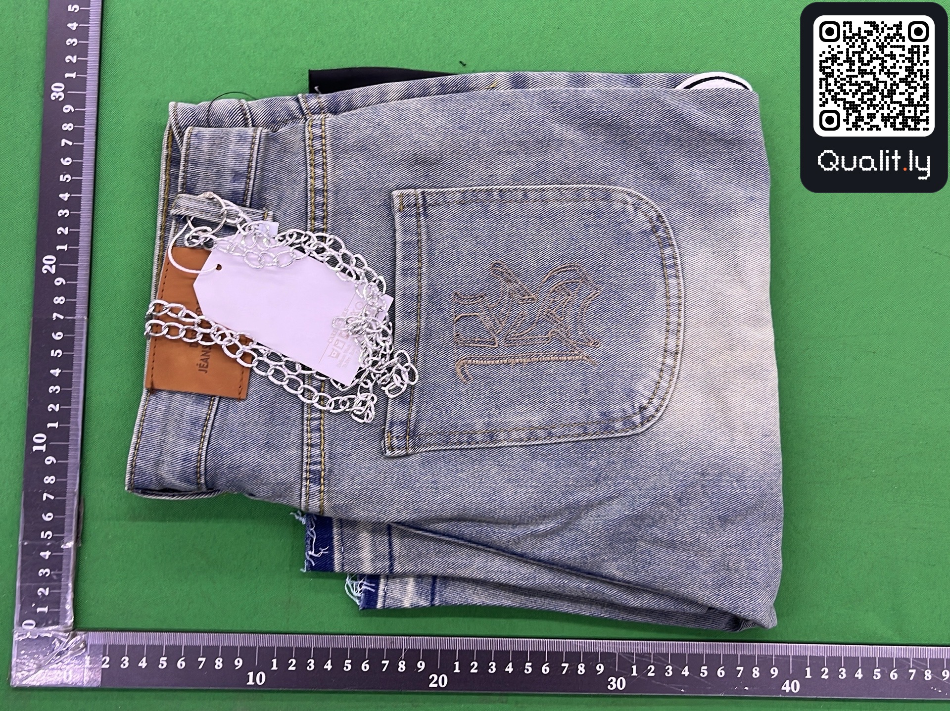 牛仔裤 QC 照片 1 / 34
