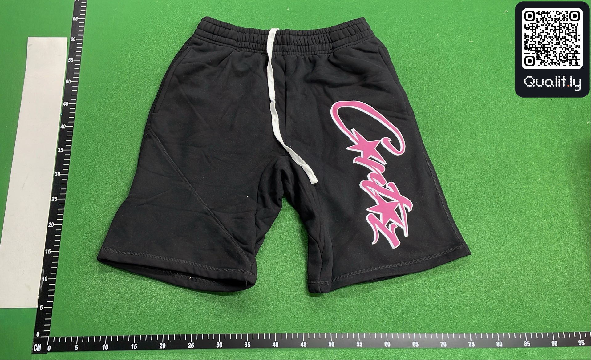 短裤 QC 照片 2 / 12