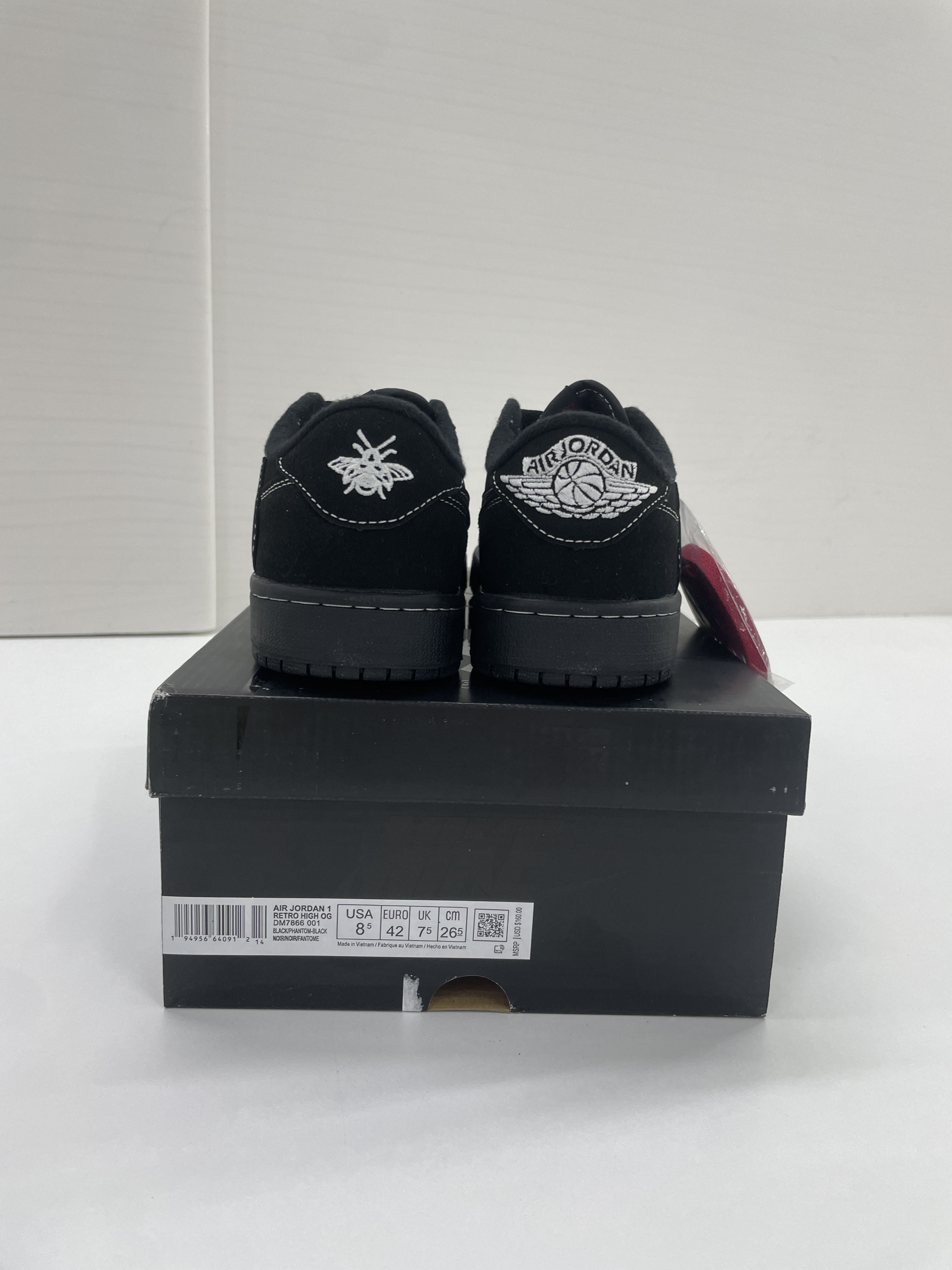 Sneakers QC photo 1 of 24