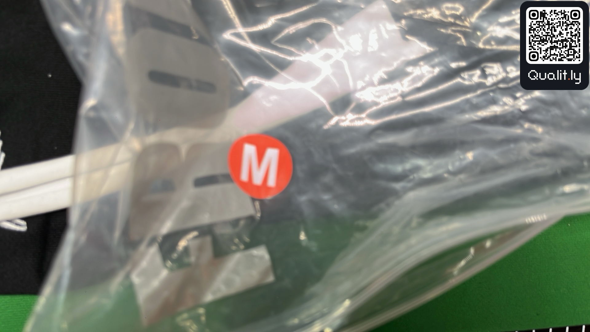 Pants QC photo 1 of 14