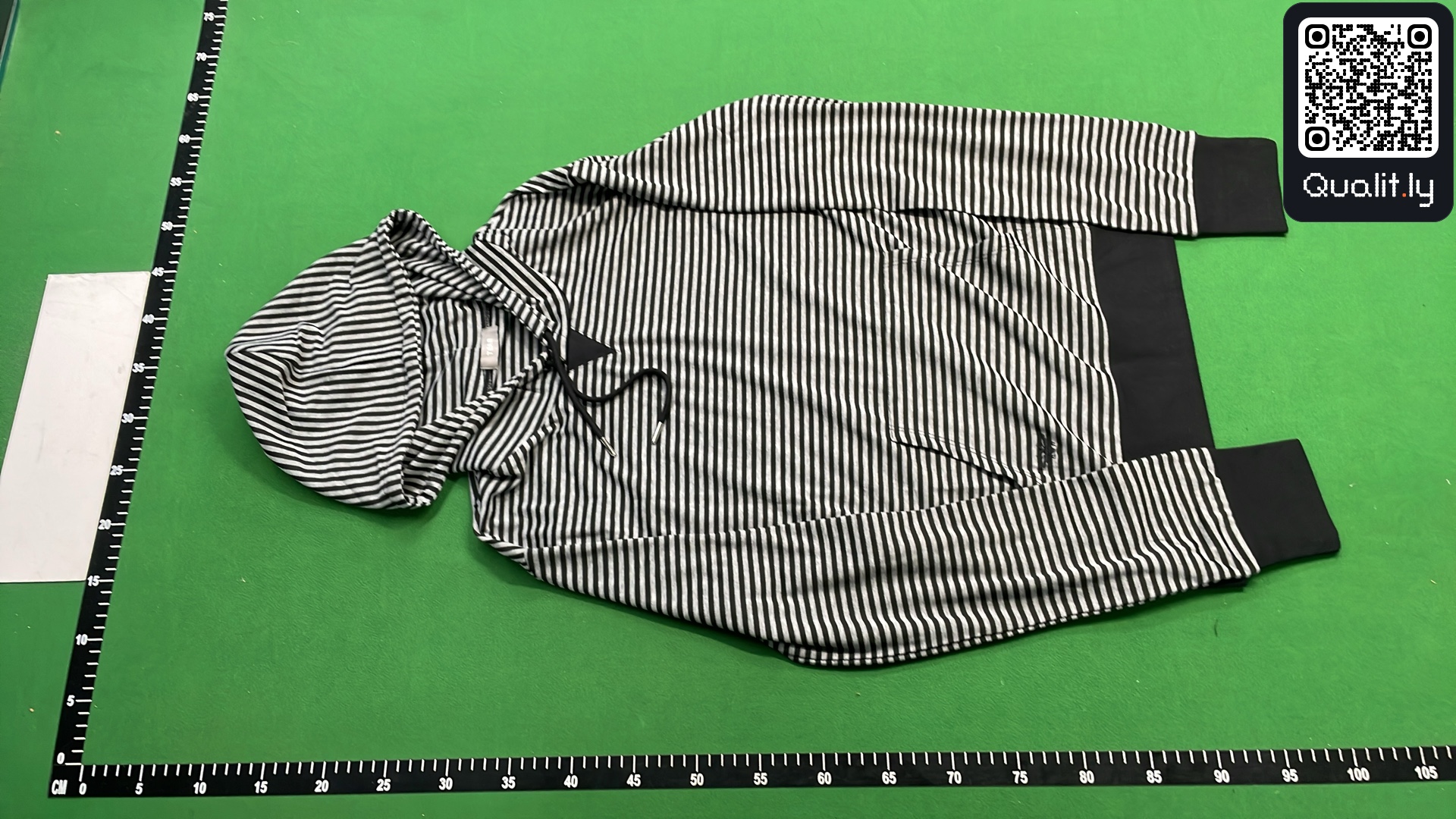 Hoodie — QC-foto 2 av 16