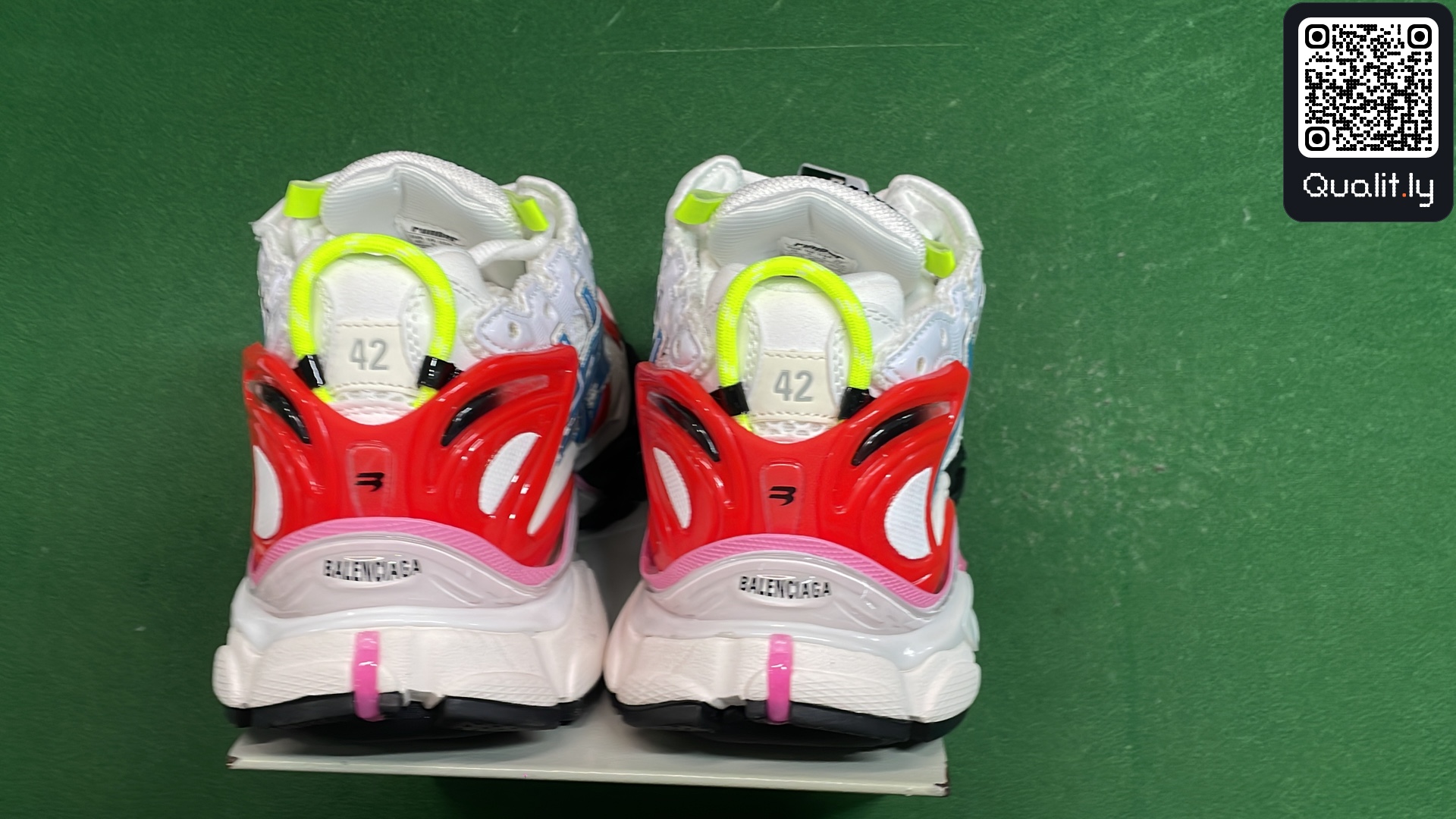 Sneakers QC photo 3 of 12