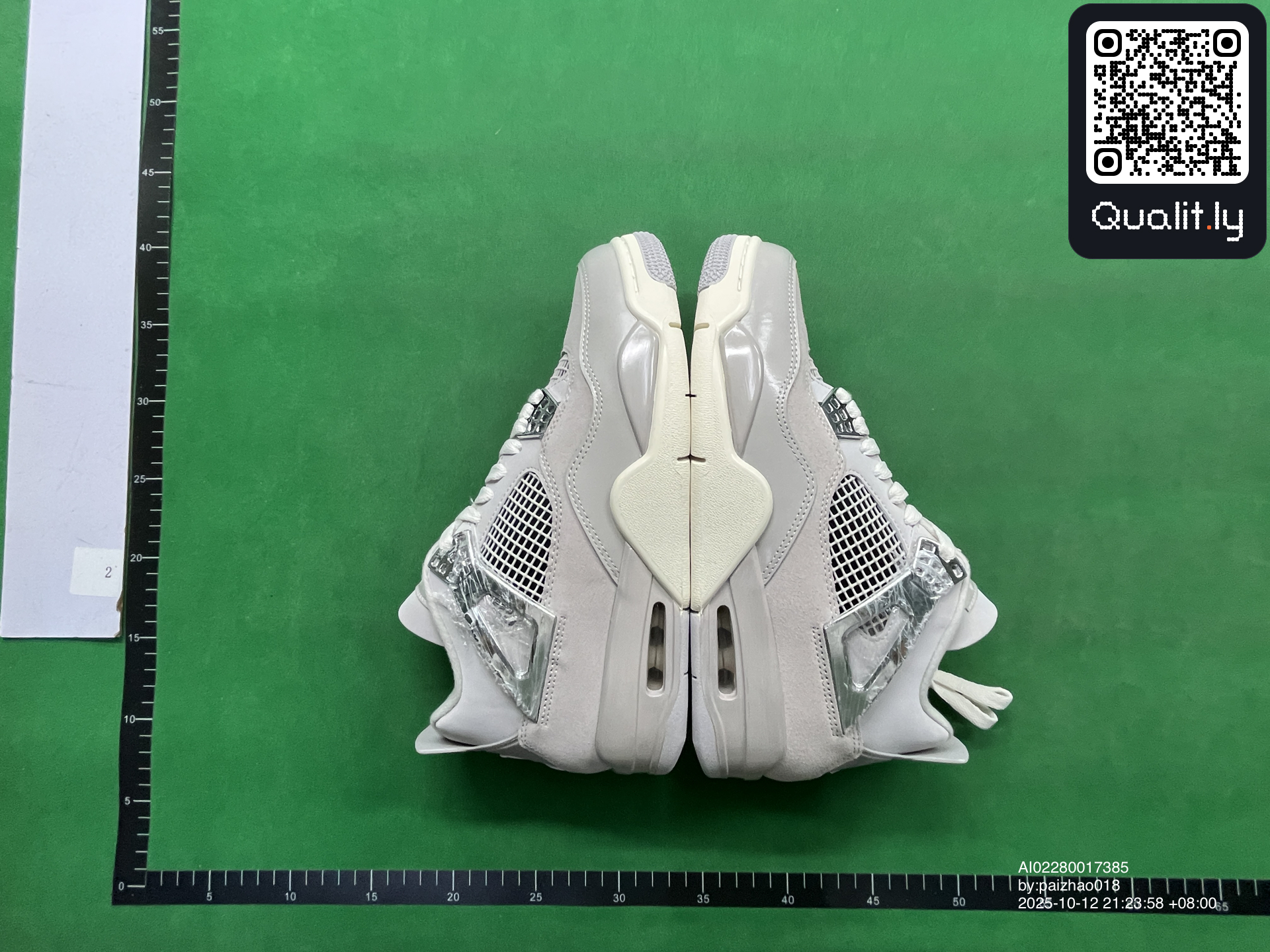 Sneakers QC photo 2 of 36
