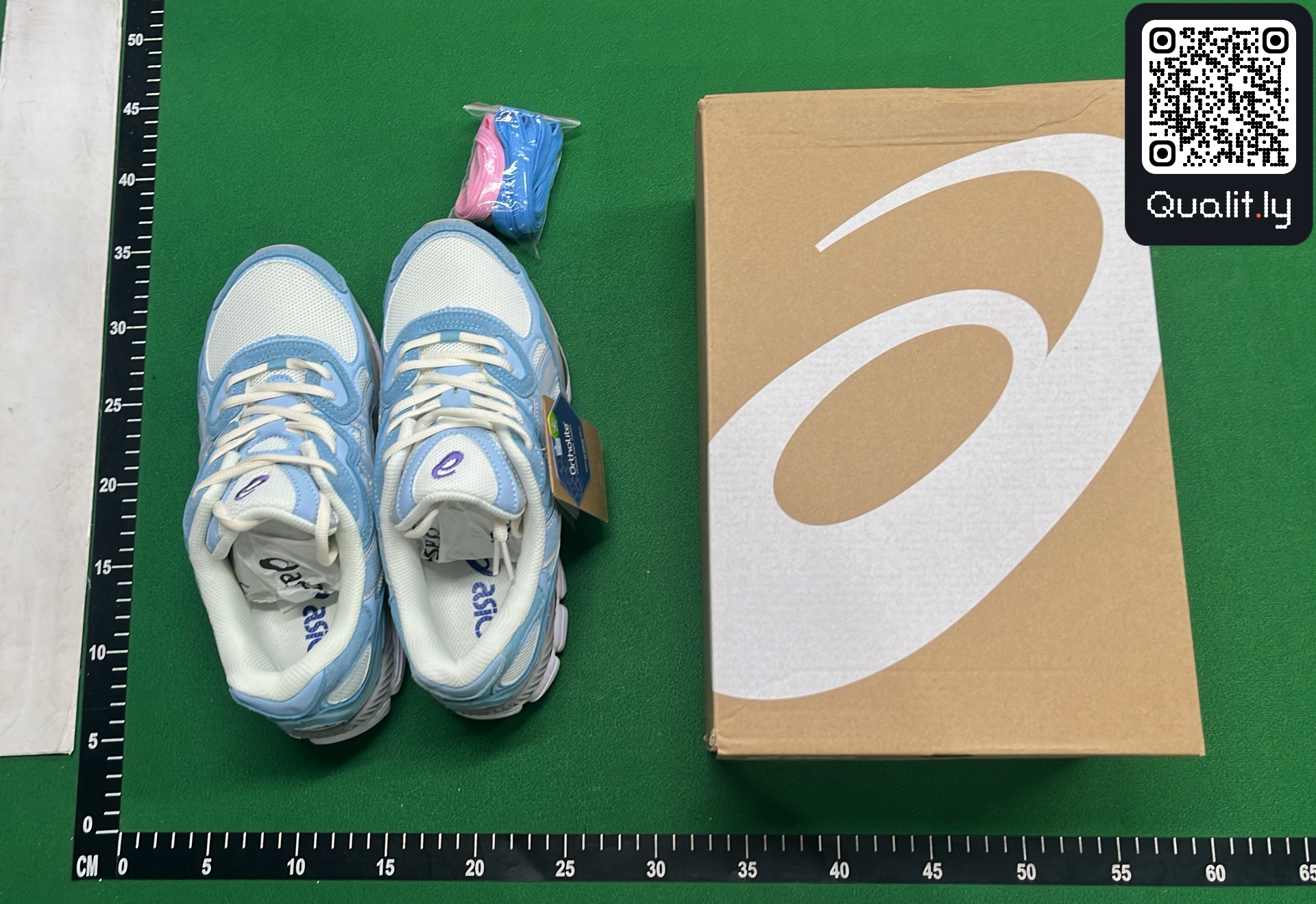 Sneakers QC photo 1 of 6