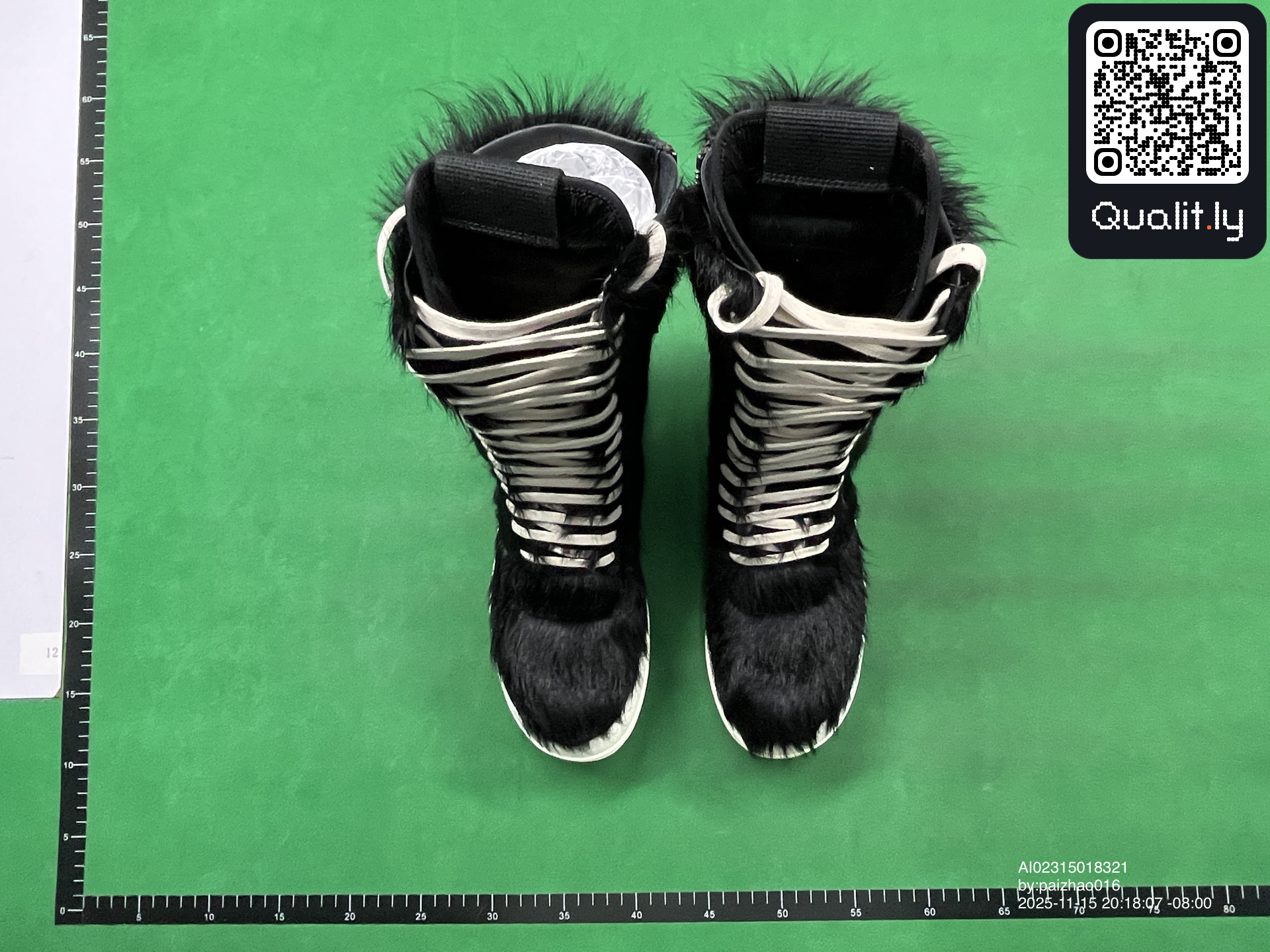 Sneakers — QC-foto 1 van 18