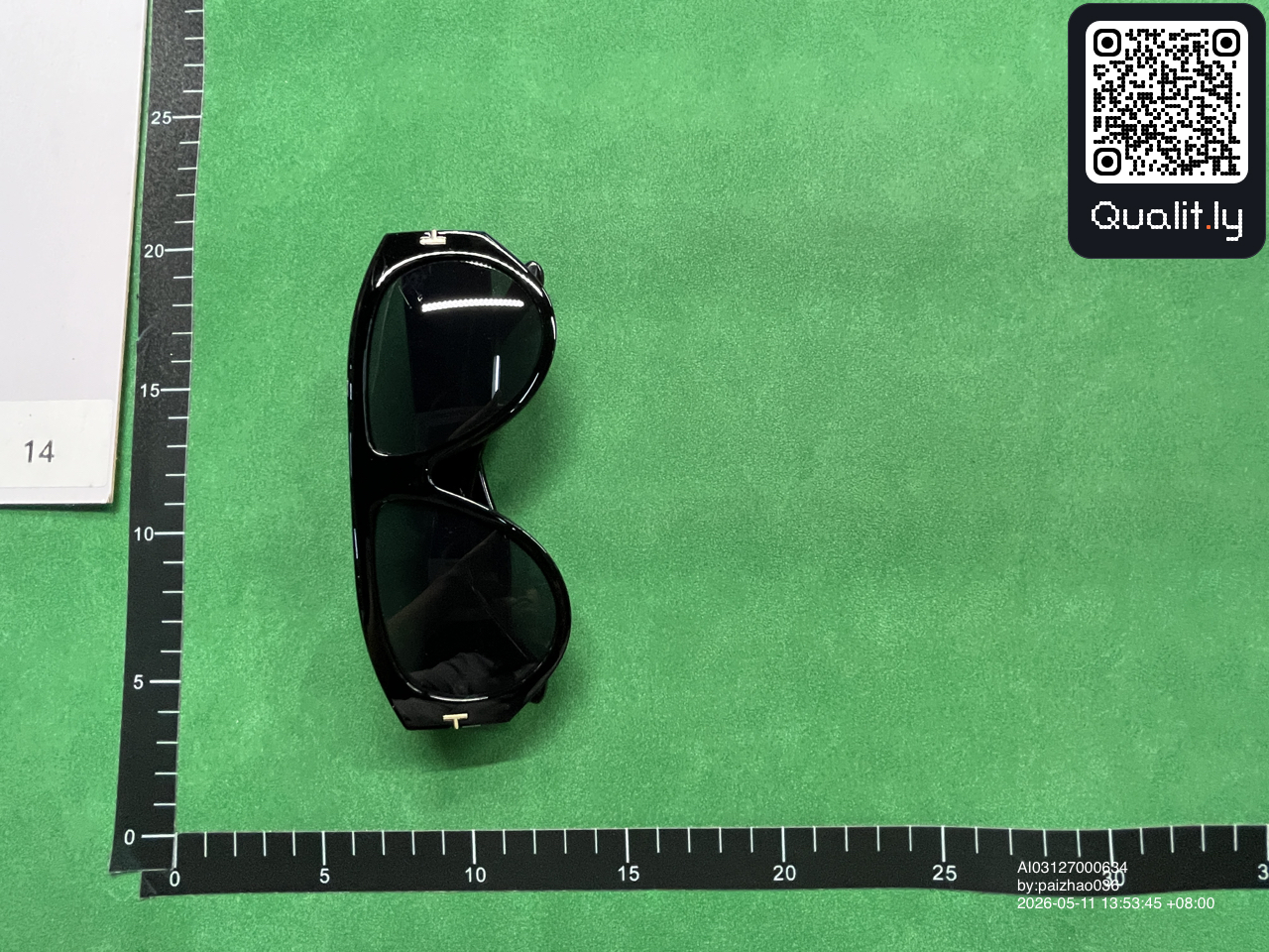 Sunglasses QC photo 2 of 19