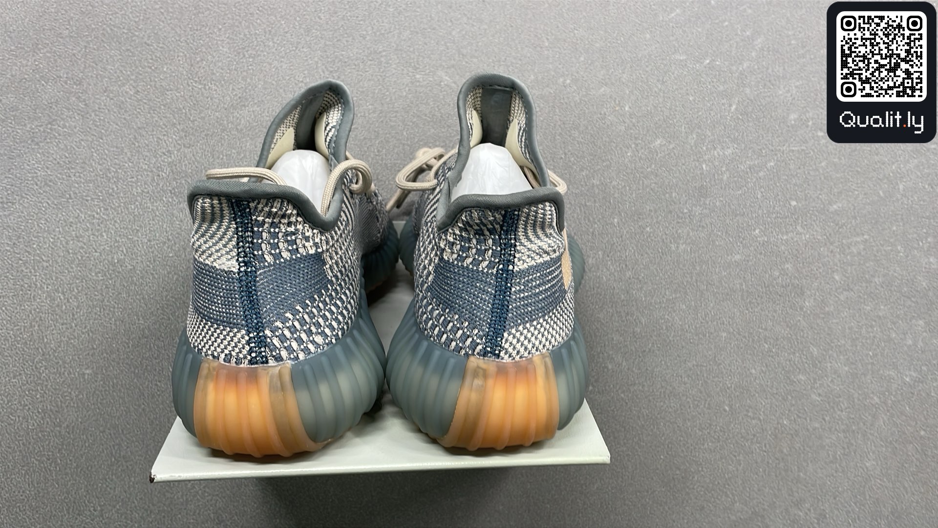 Sneakers QC photo 3 of 6