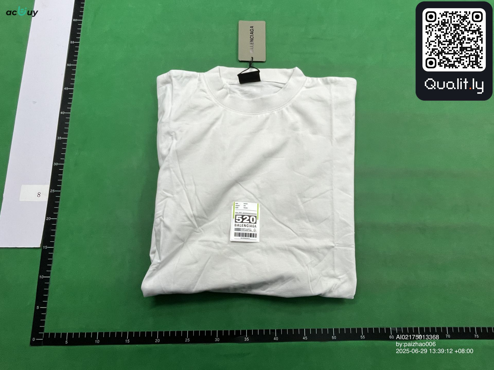 Tricou — fotografie QC 1 din 4