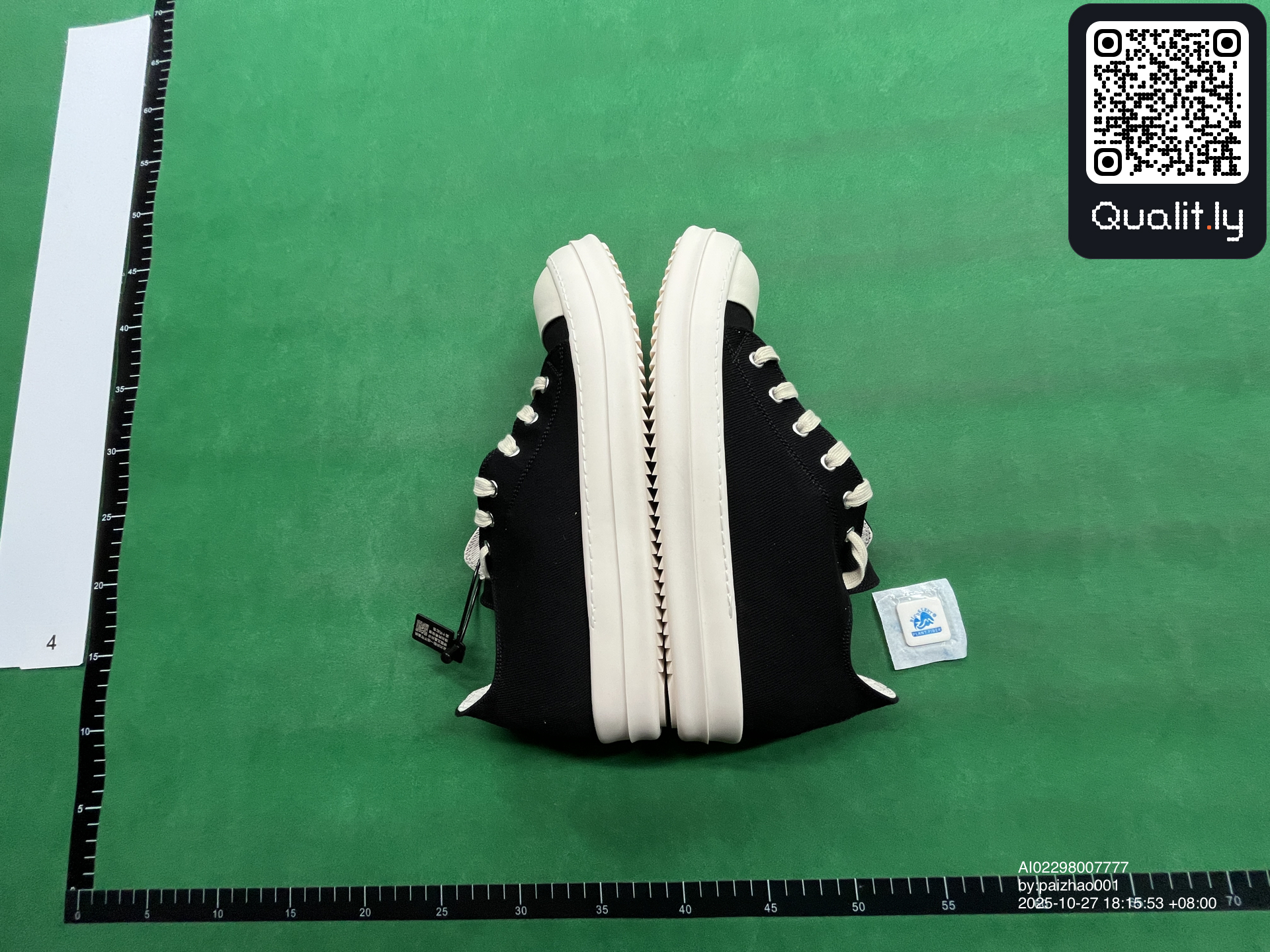 Sneakers — foto QC 2 di 48