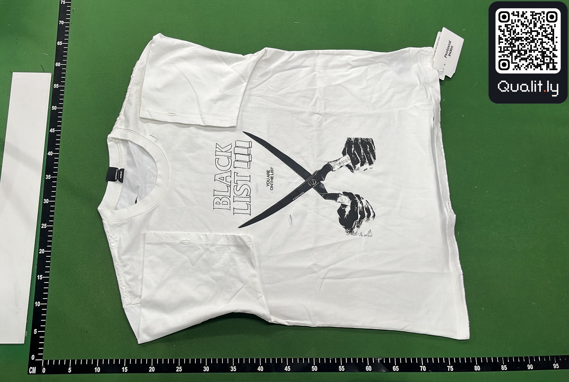 T-shirt — photo QC 2 sur 8