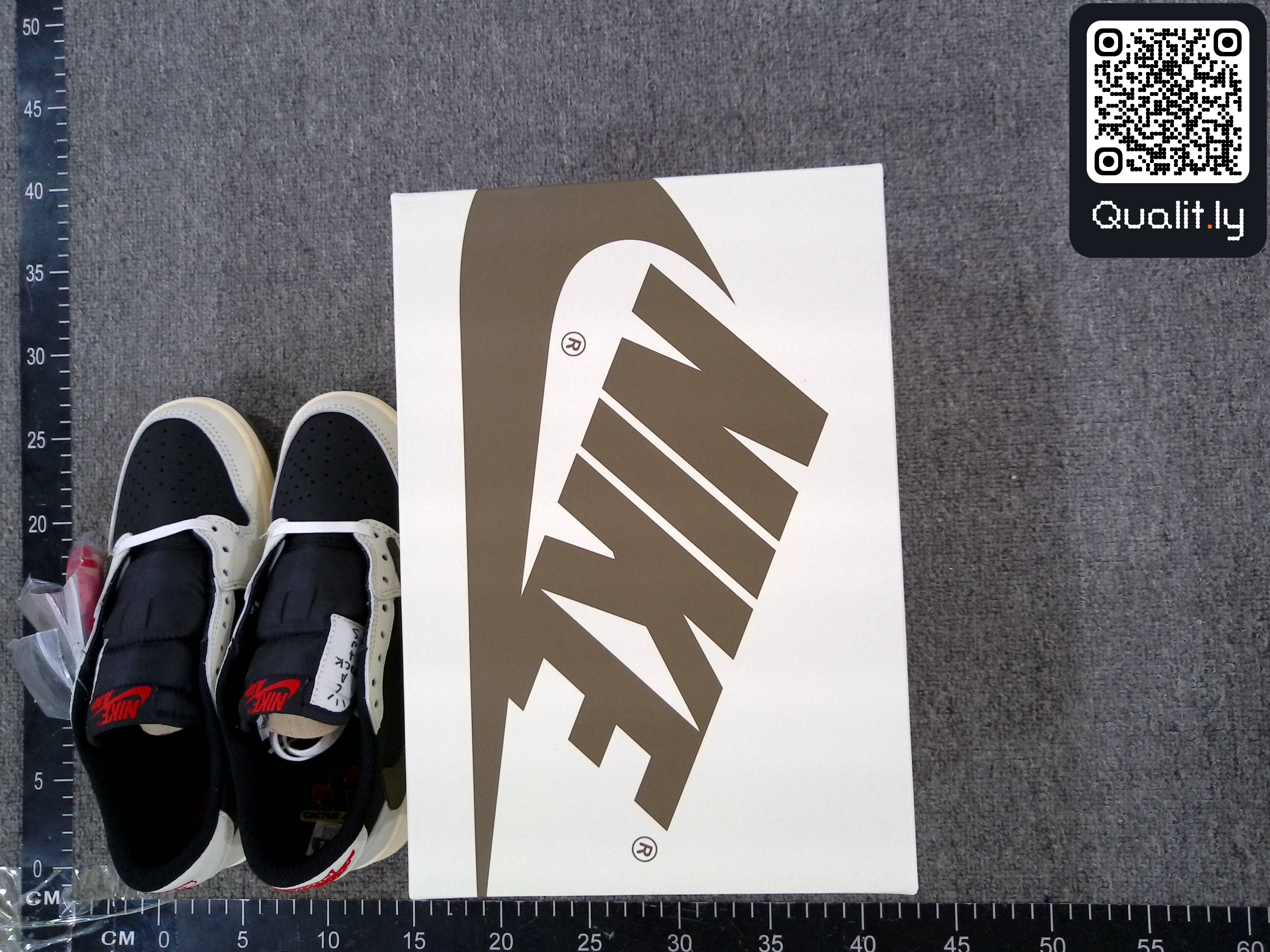 Sneakers QC photo 1 of 14