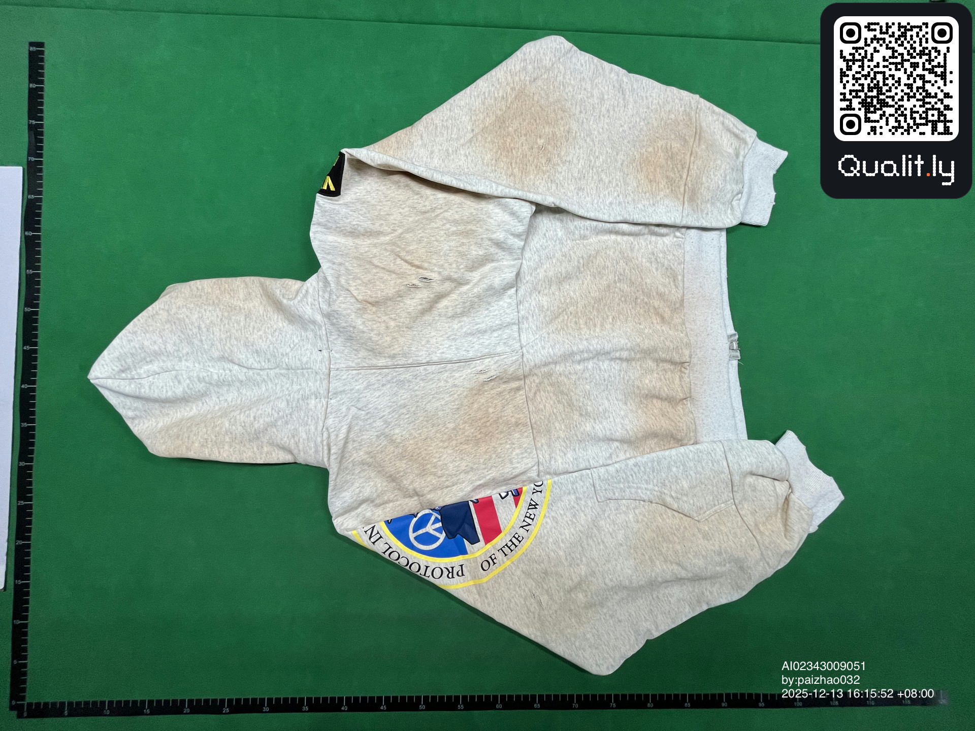 Hoodie — QC-foto 2 av 4