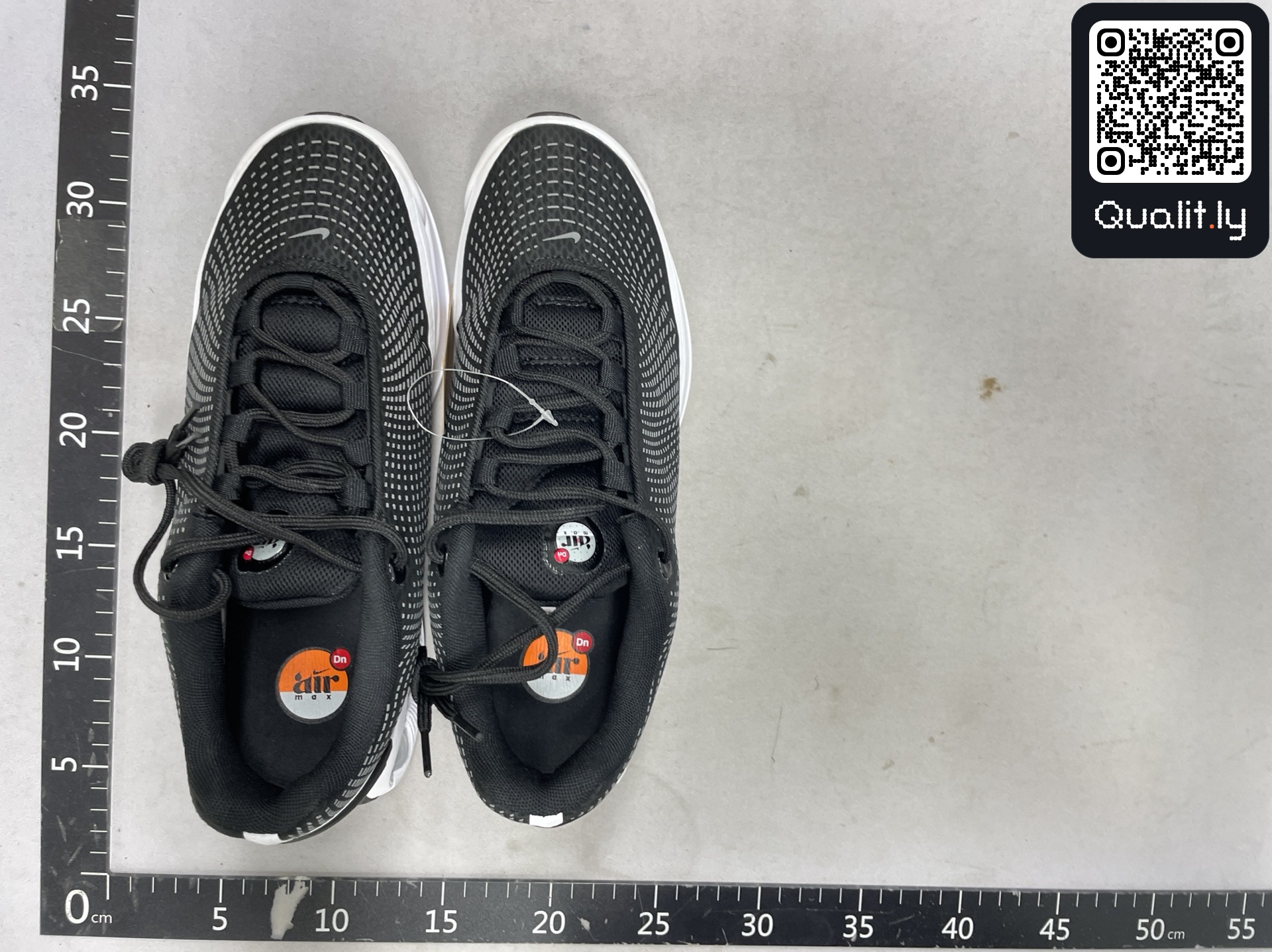 Sneakersy — zdjęcie QC 2 z 10