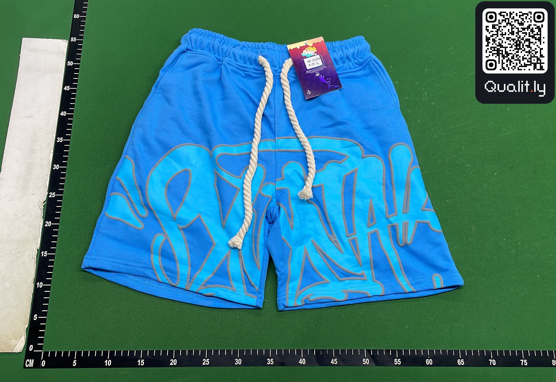 Hoodie QC photo 2 of 4