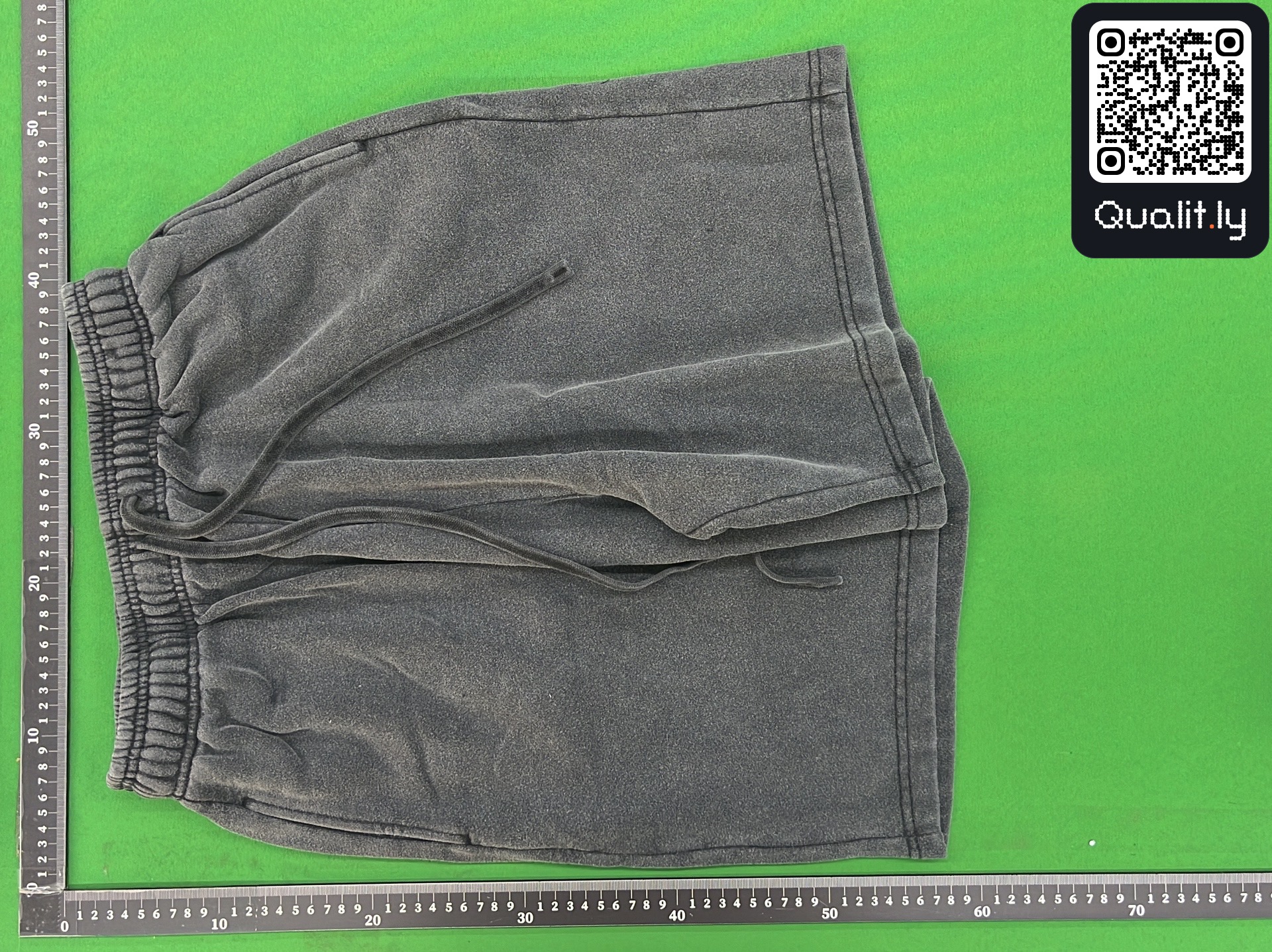 Pantaloncini — foto QC 3 di 12