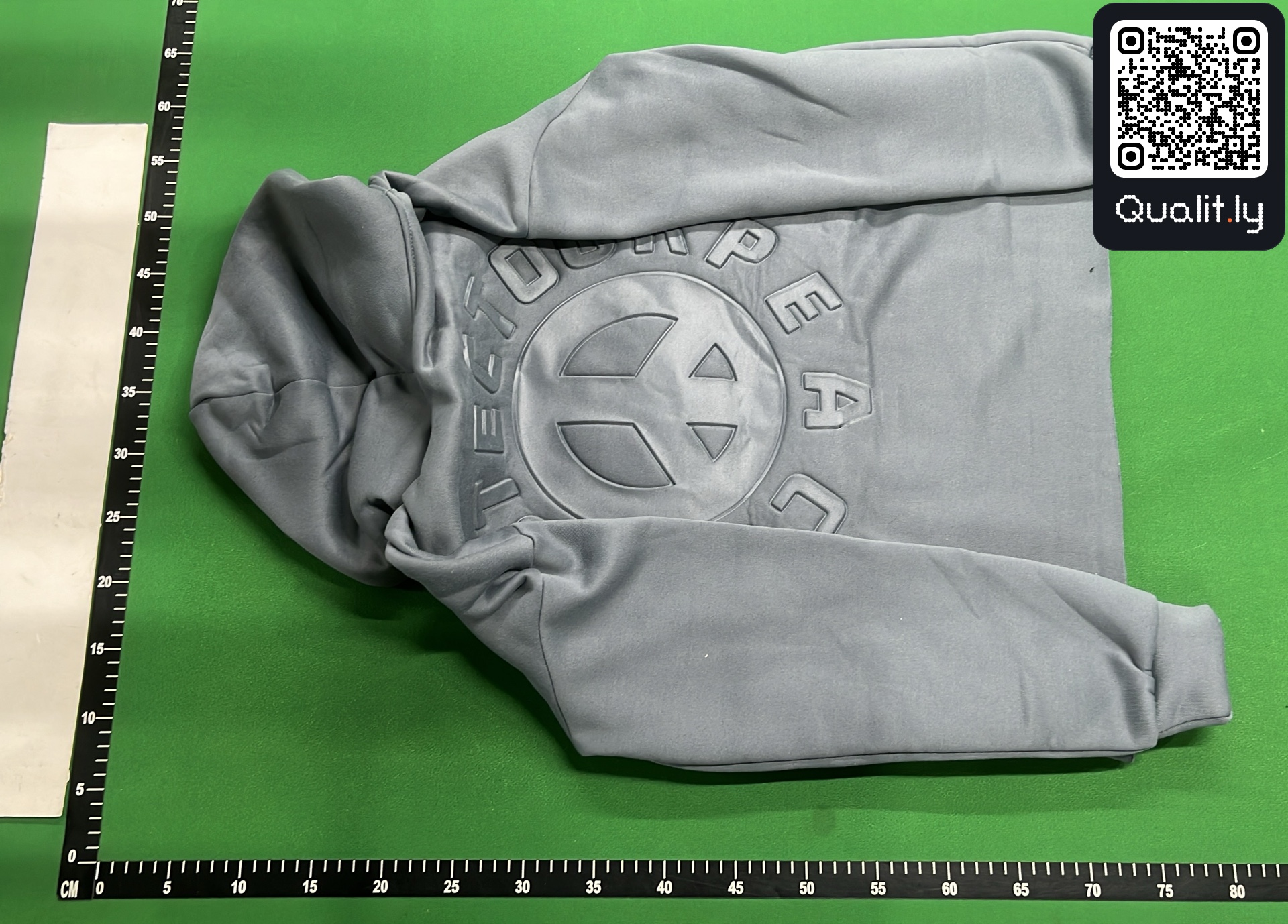 Hoodie QC photo 3 of 8