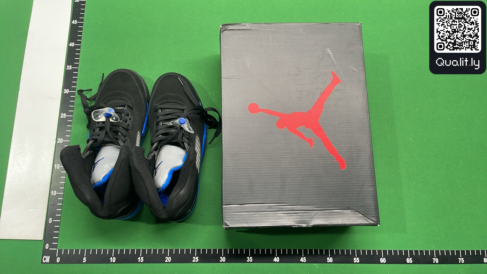 Sneakers — foto QC 1 di 18
