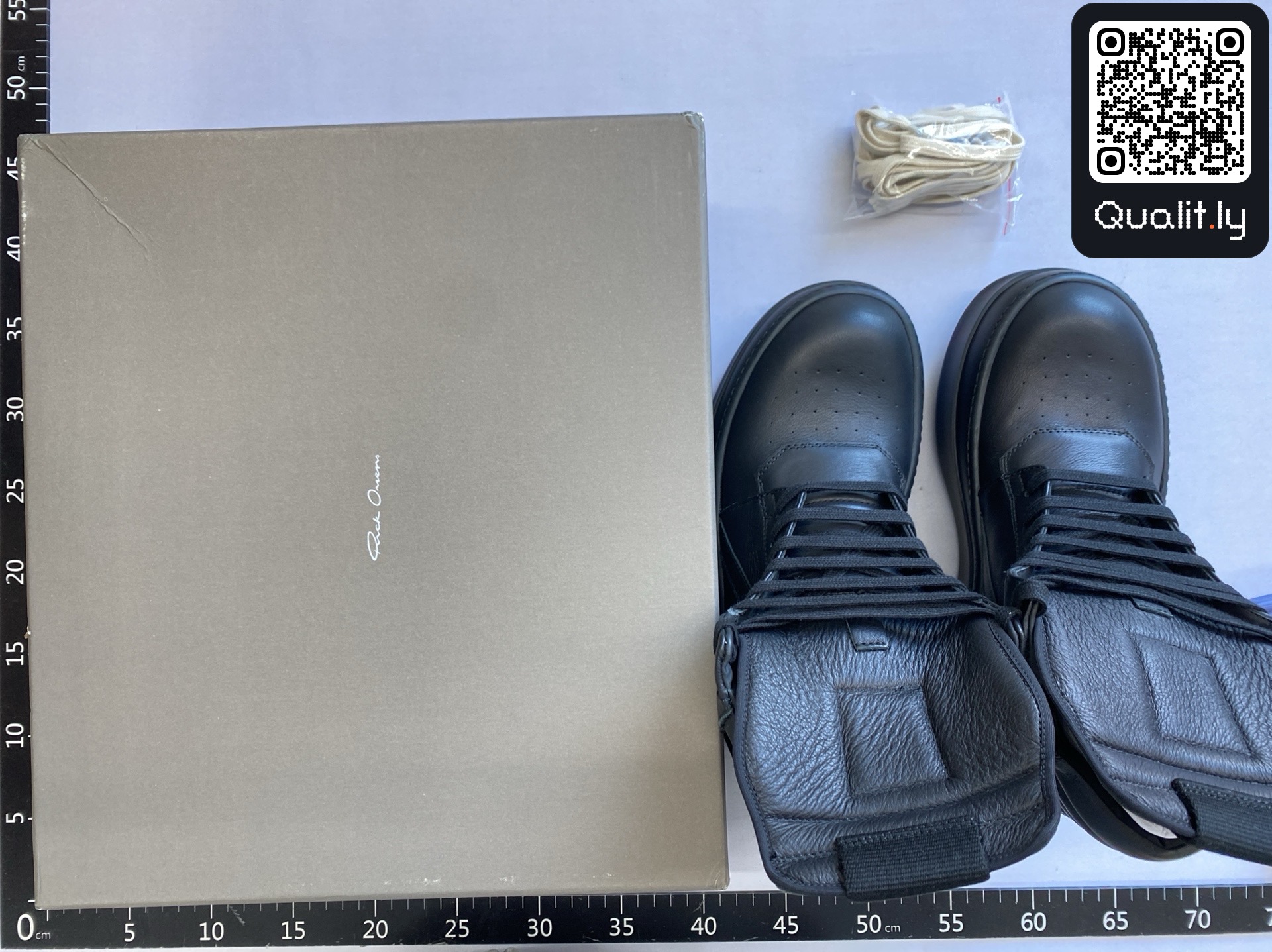 Sneakers QC photo 1 of 32