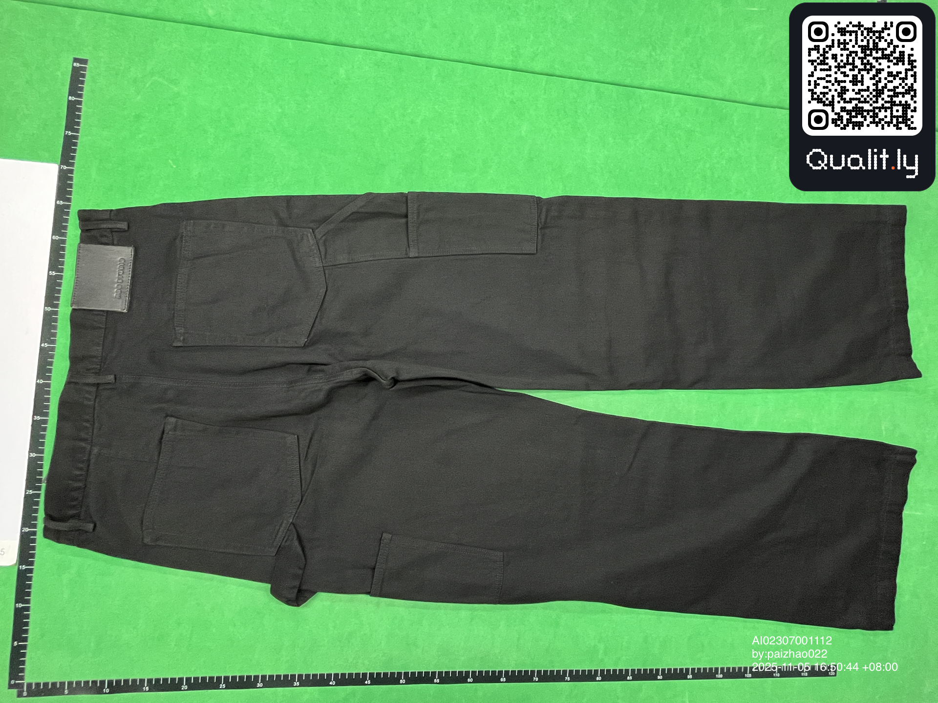 Jeans — QC-foto 2 av 4