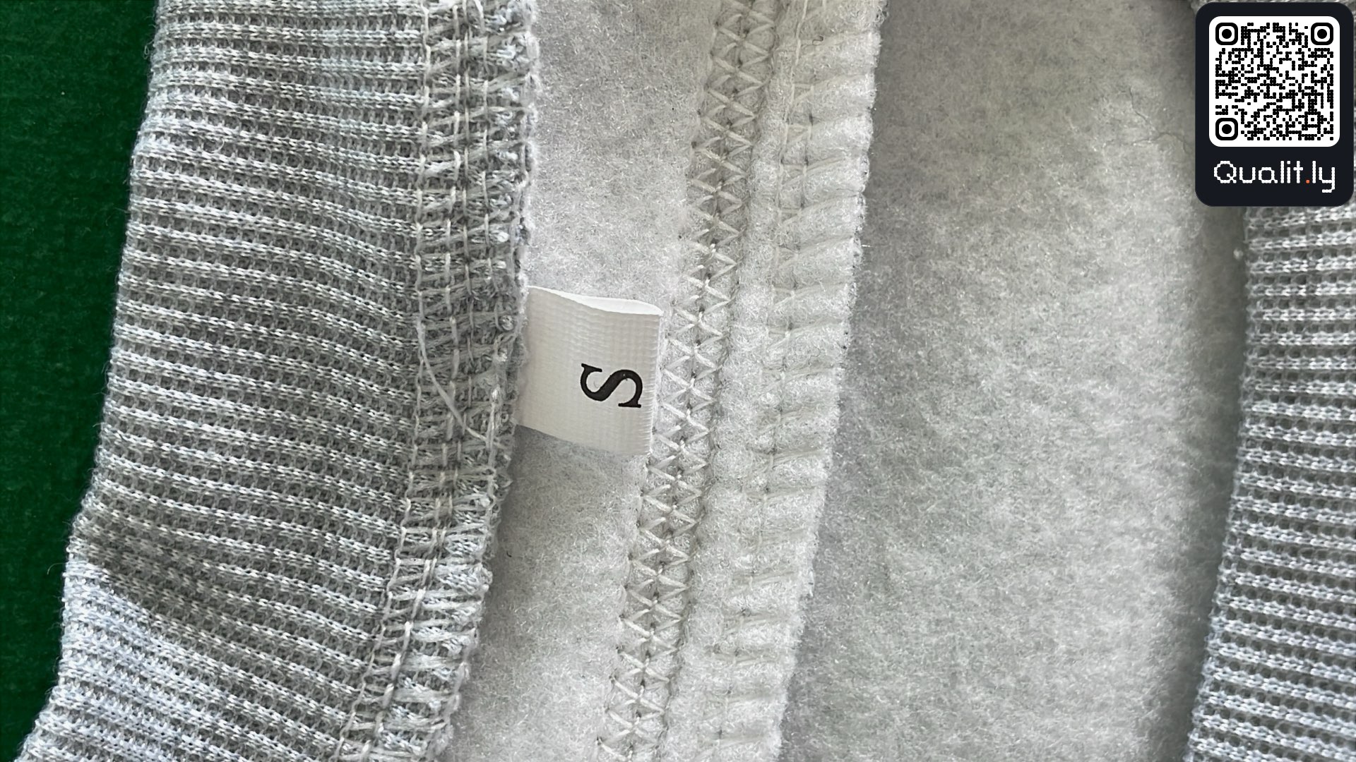 Sweatshirt — QC-foto 1 av 18