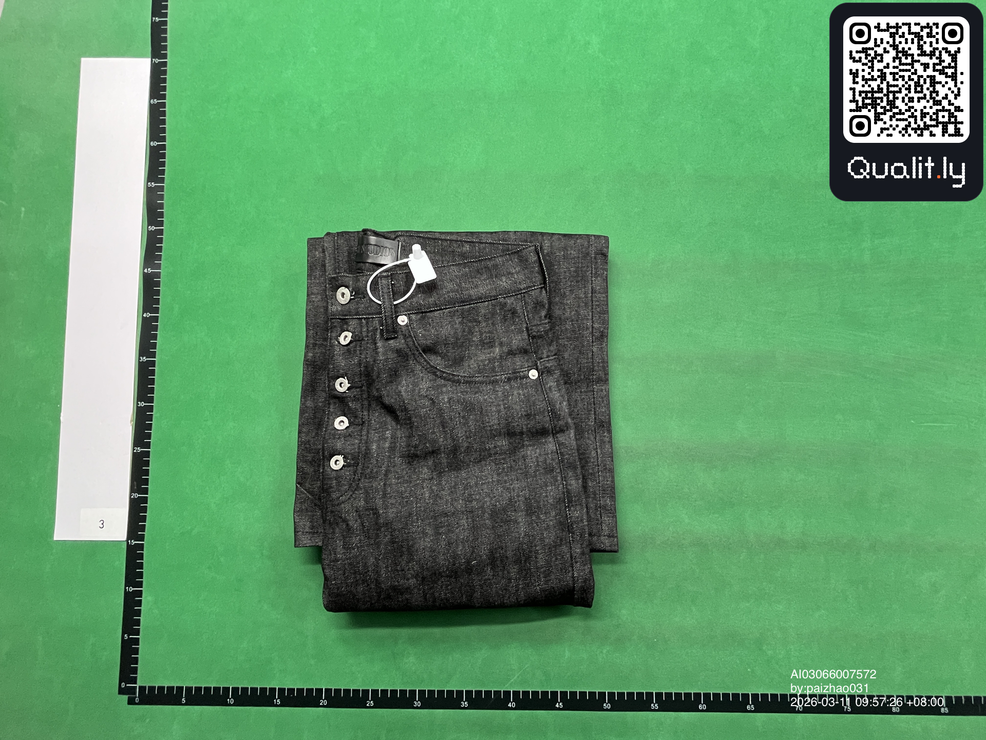 Jeans — QC-foto 1 van 8