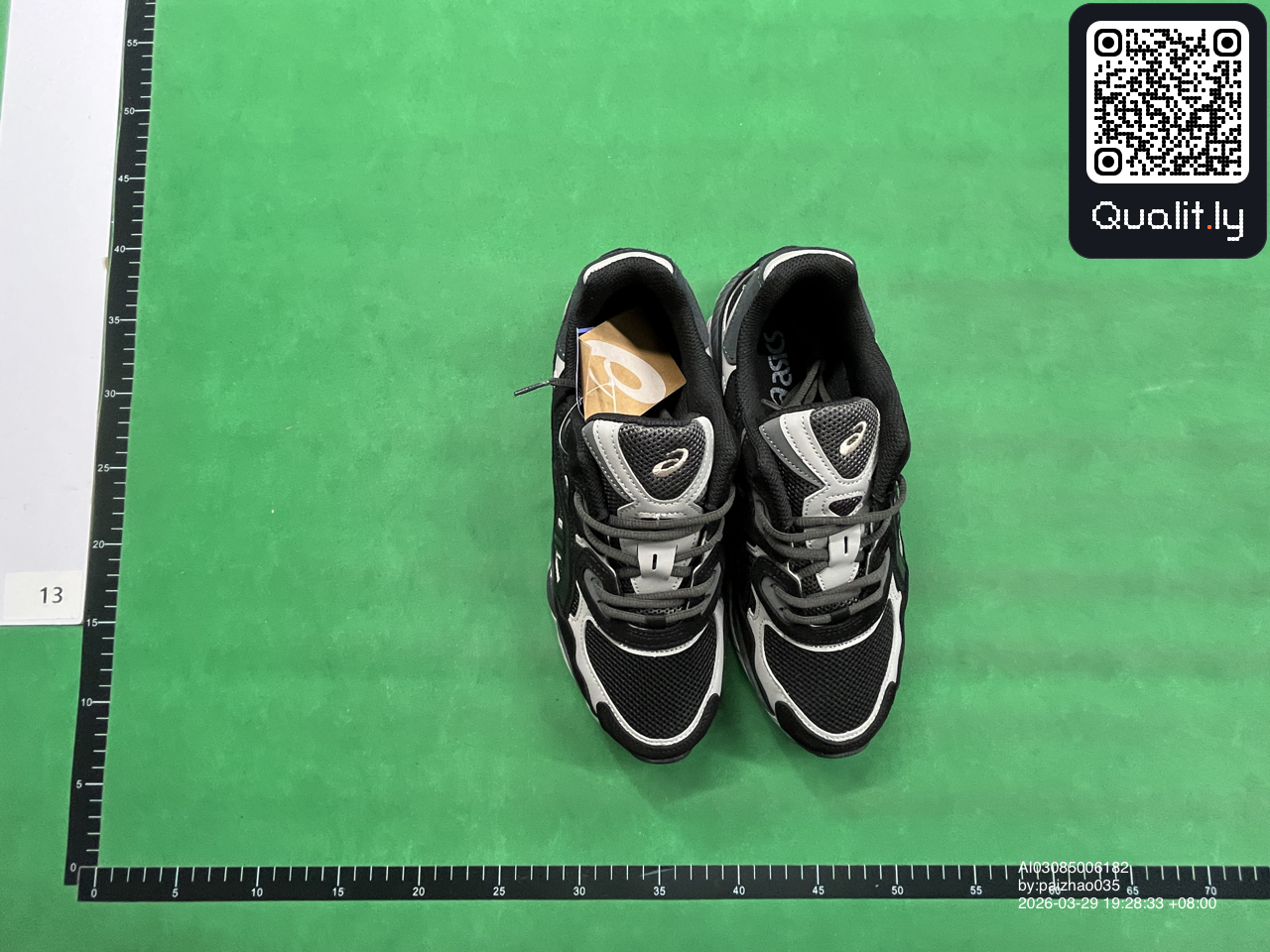 Sneaker — QC-Foto 3 von 150