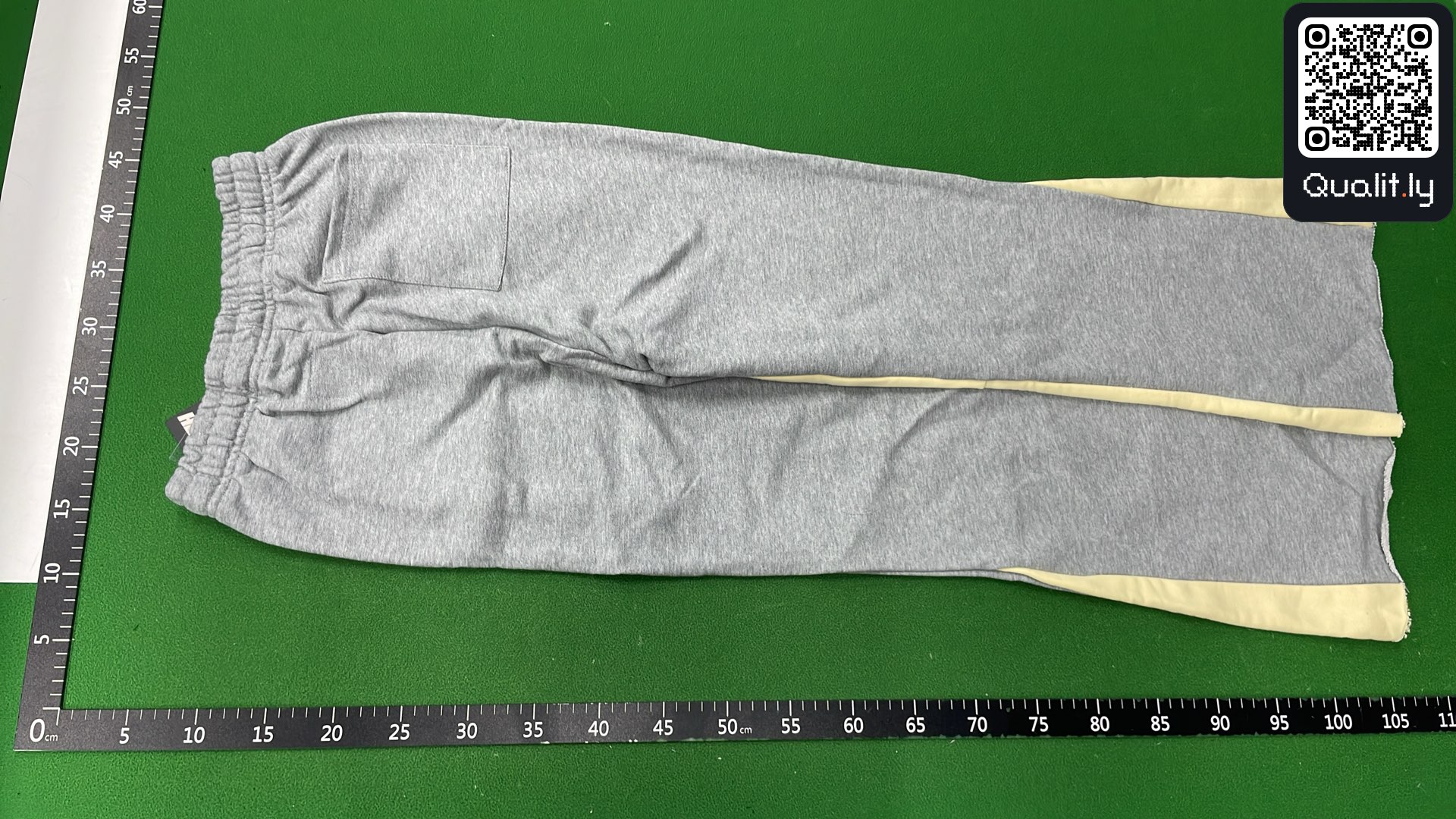 Hoodie — QC-Foto 3 von 40