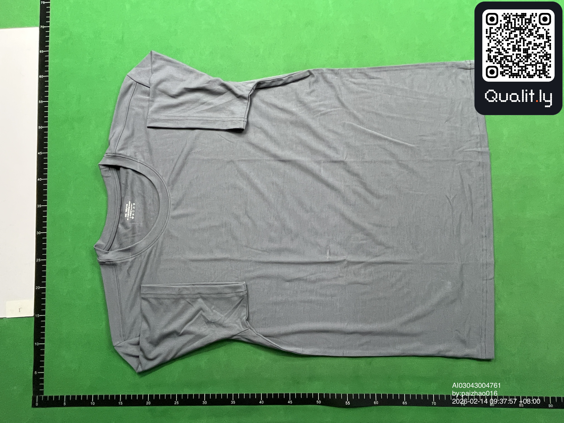 T-Shirt — QC-Foto 3 von 4