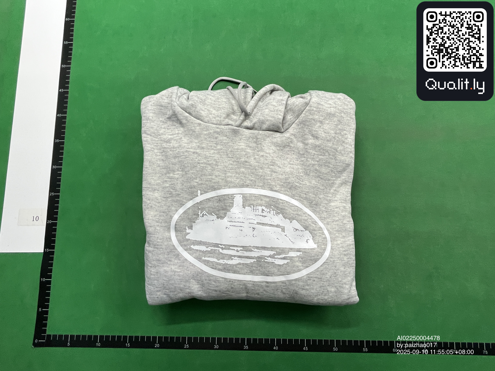 Hoodie QC photo 1 of 46