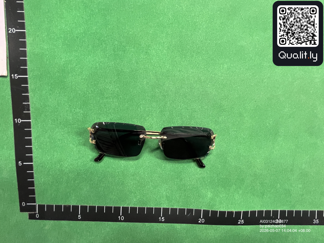 Sunglasses QC photo 3 of 51