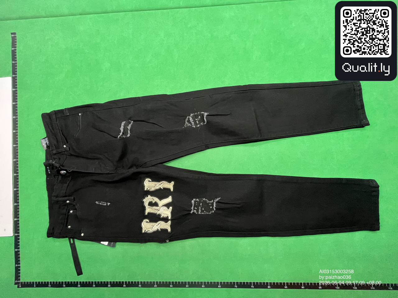 Jeans — QC-foto 2 av 129