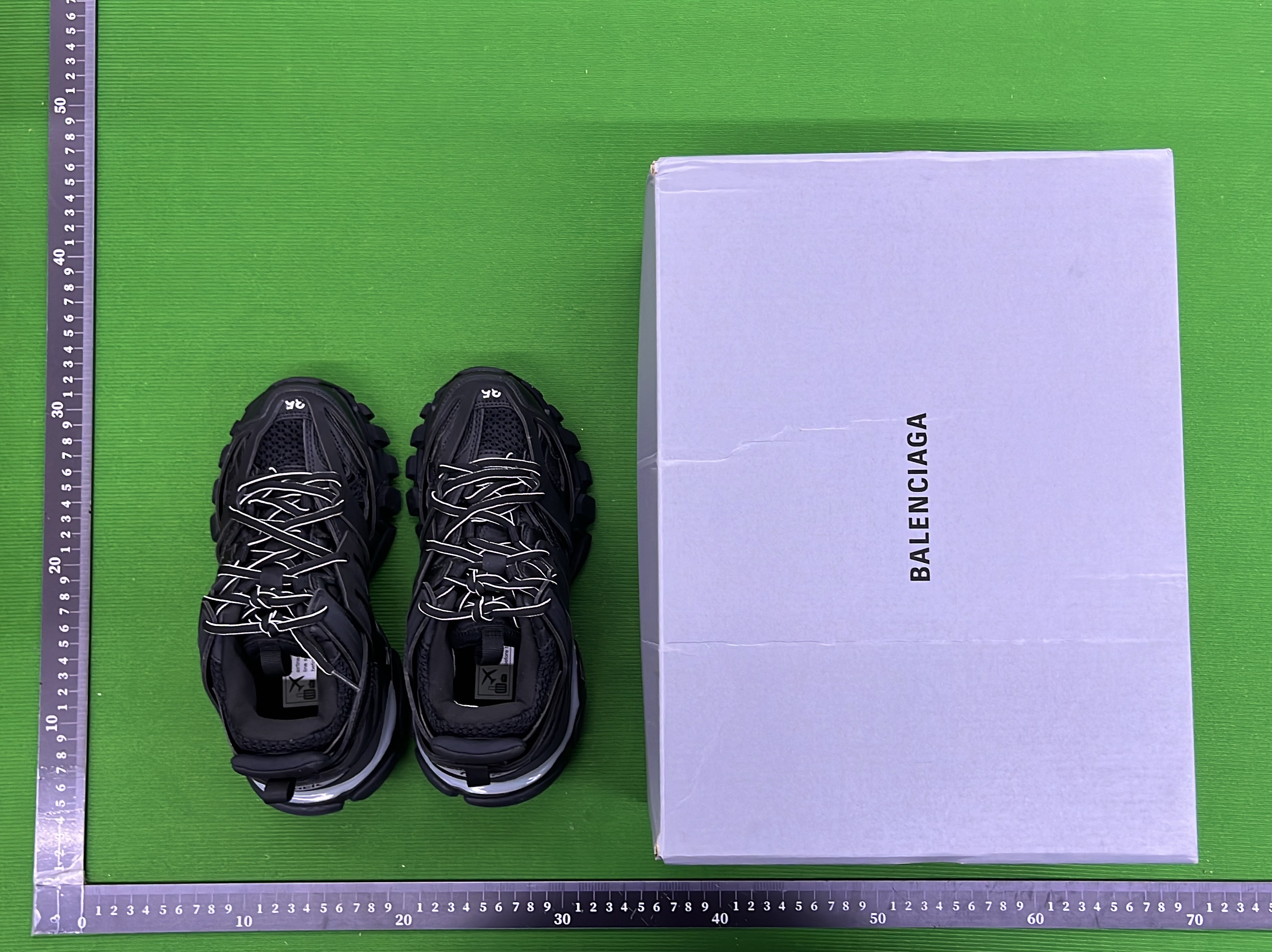 Sneakersy — zdjęcie QC 1 z 12