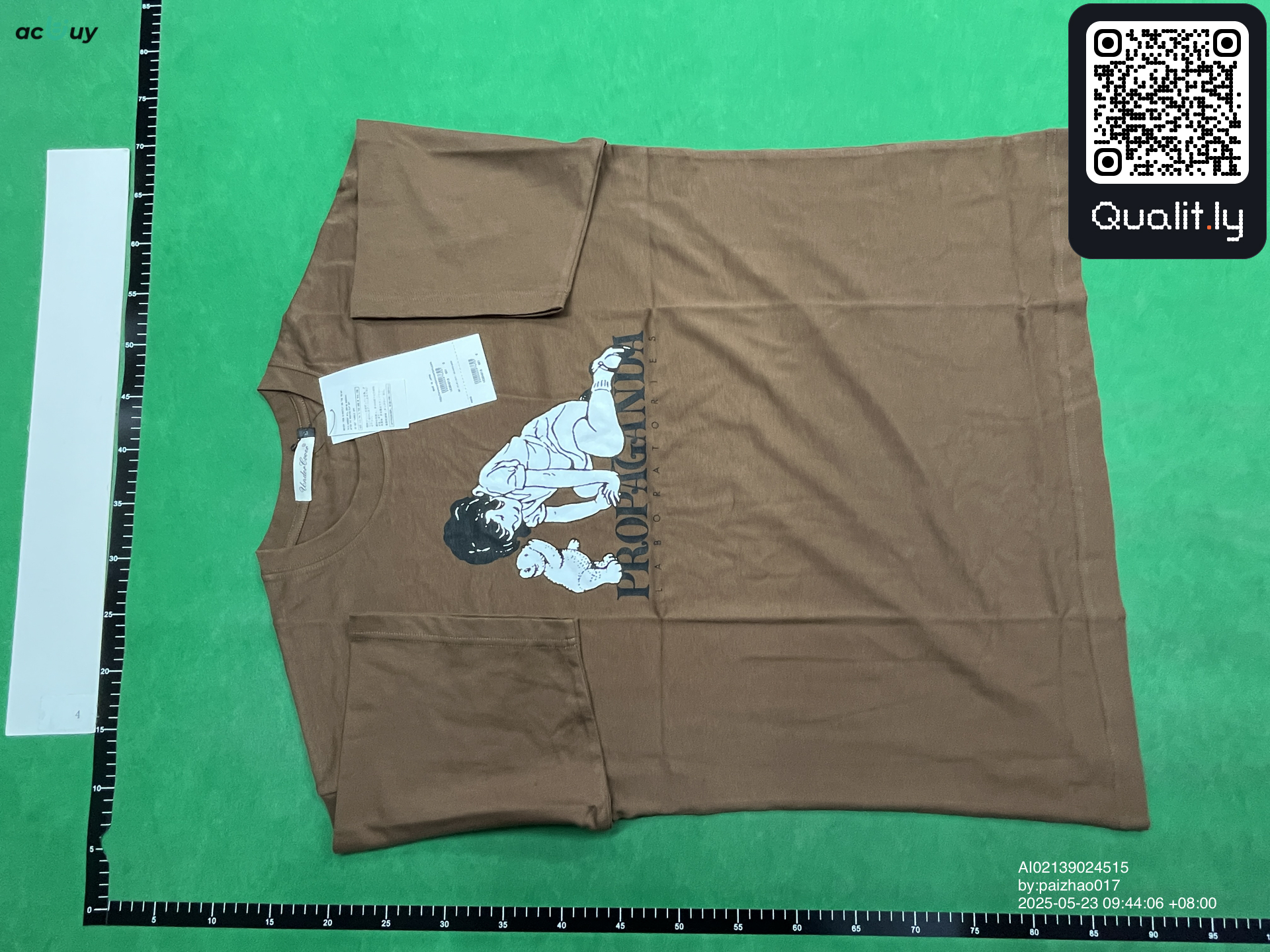 T-shirt — foto QC 3 de 12