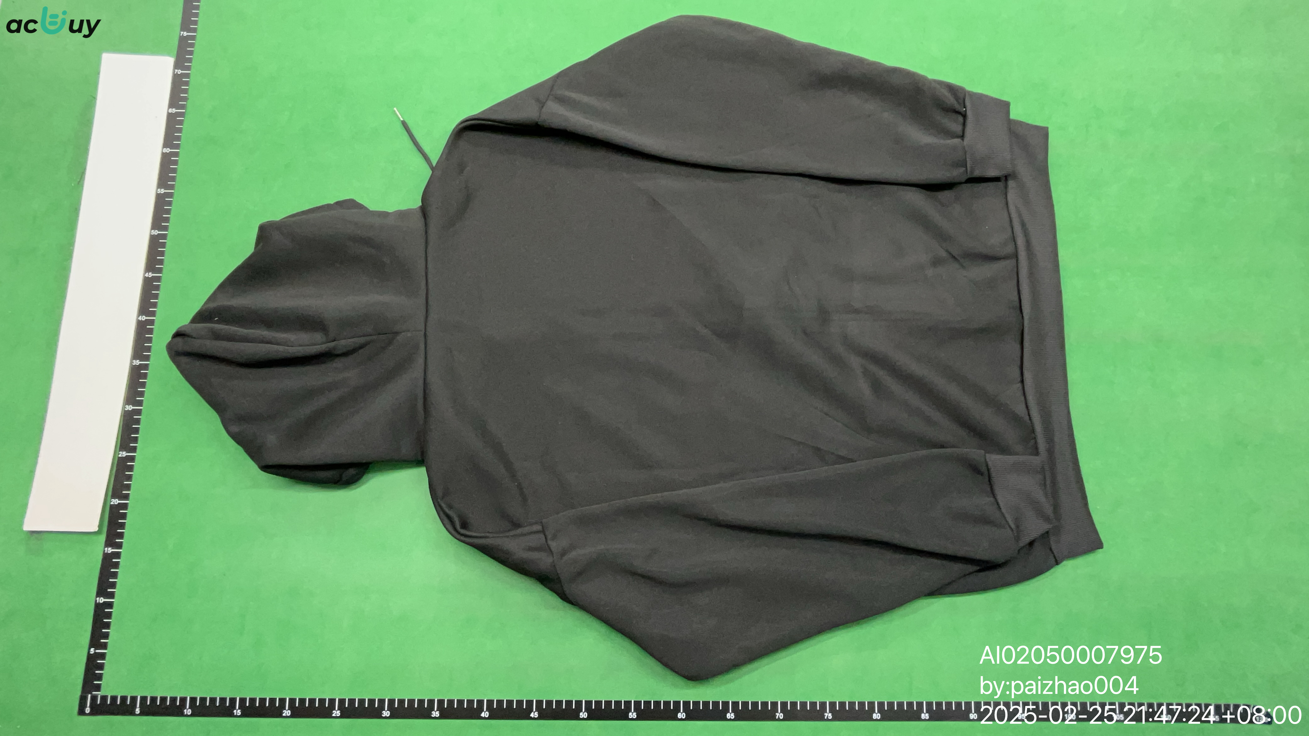 Hoodie — QC-Foto 2 von 16