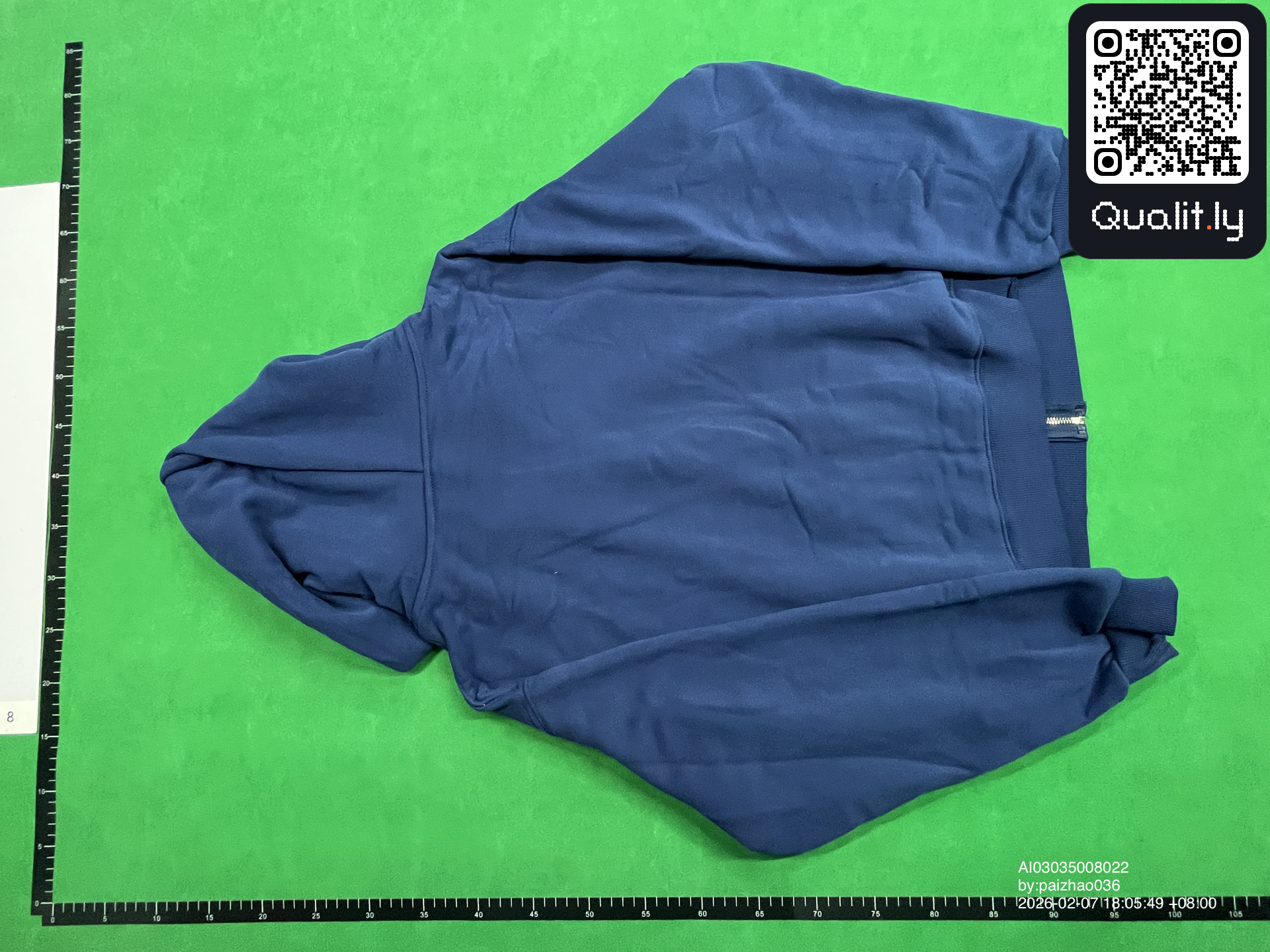 Hoodie QC photo 3 of 34