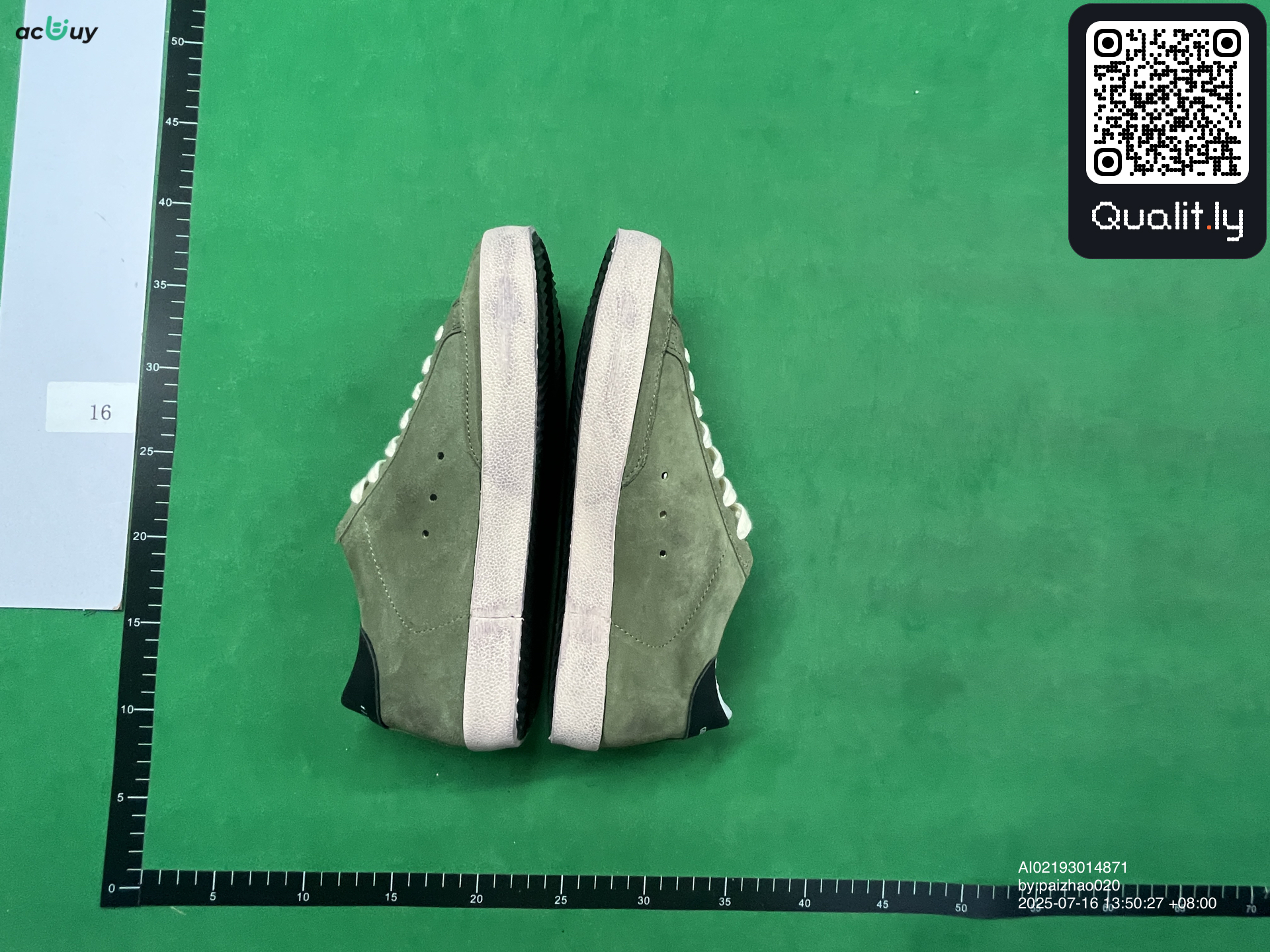 Sneakers QC photo 3 of 6
