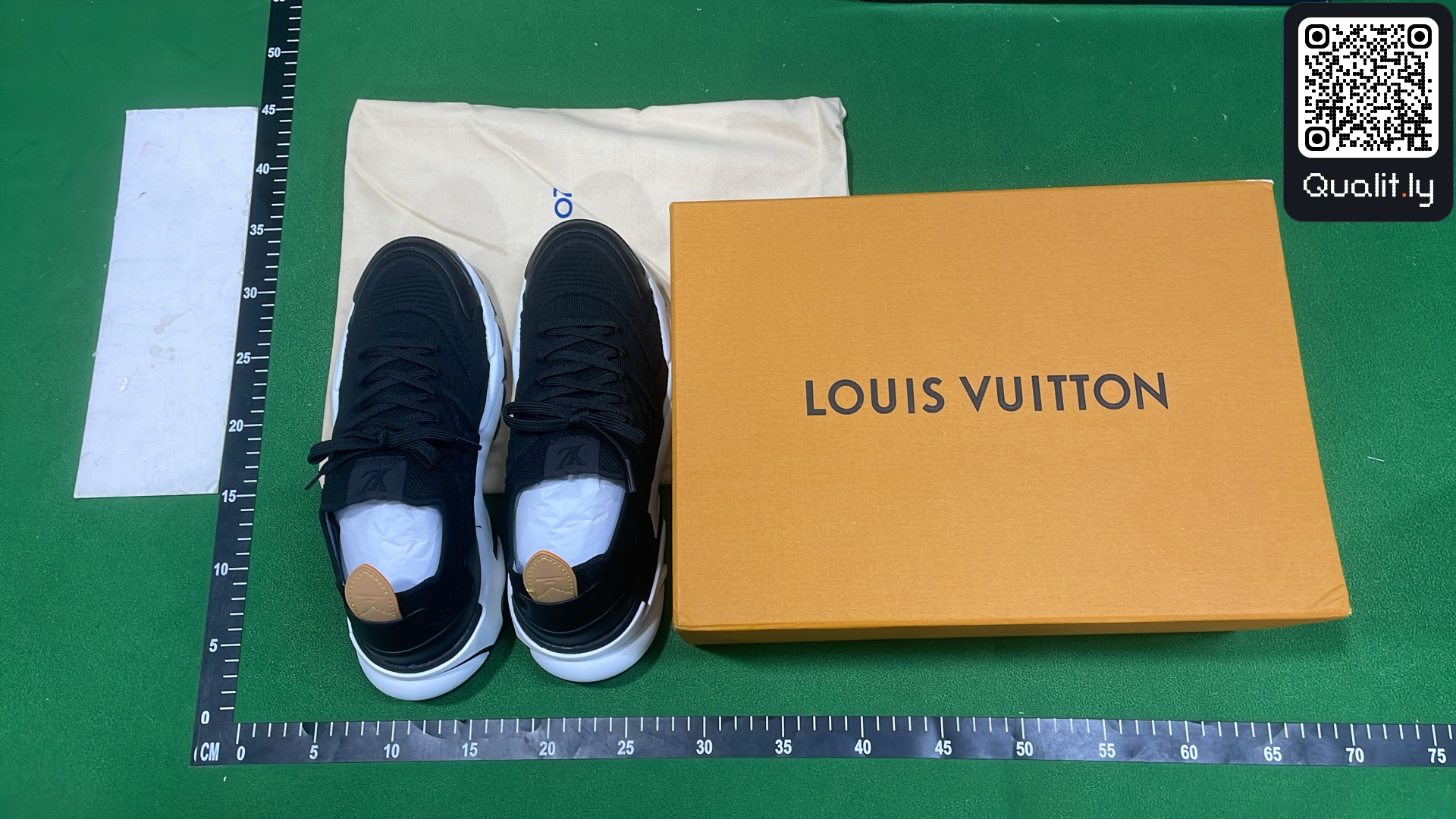 Sneakers — QC-foto 1 van 36