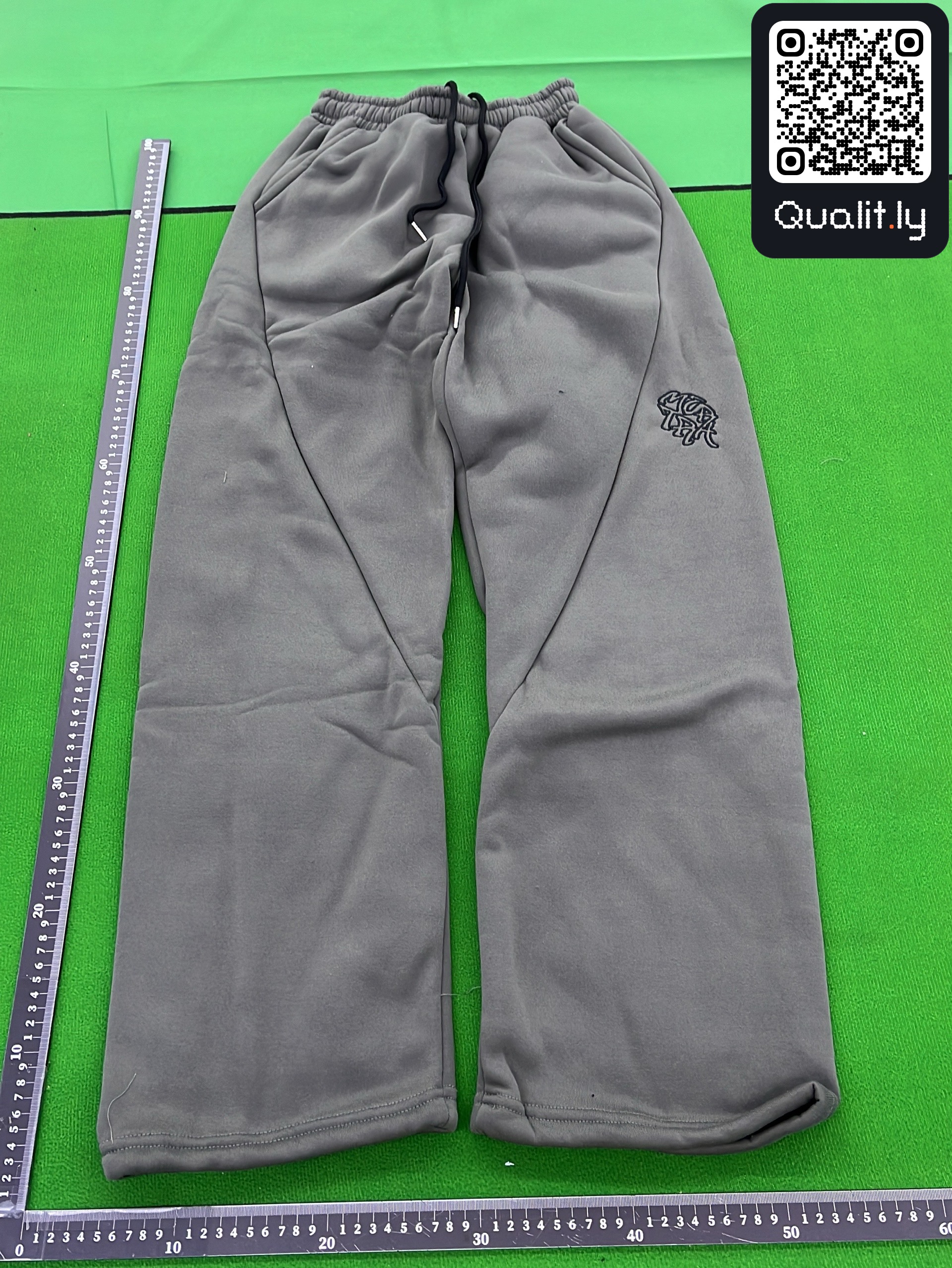 Sweat — photo QC 3 sur 4