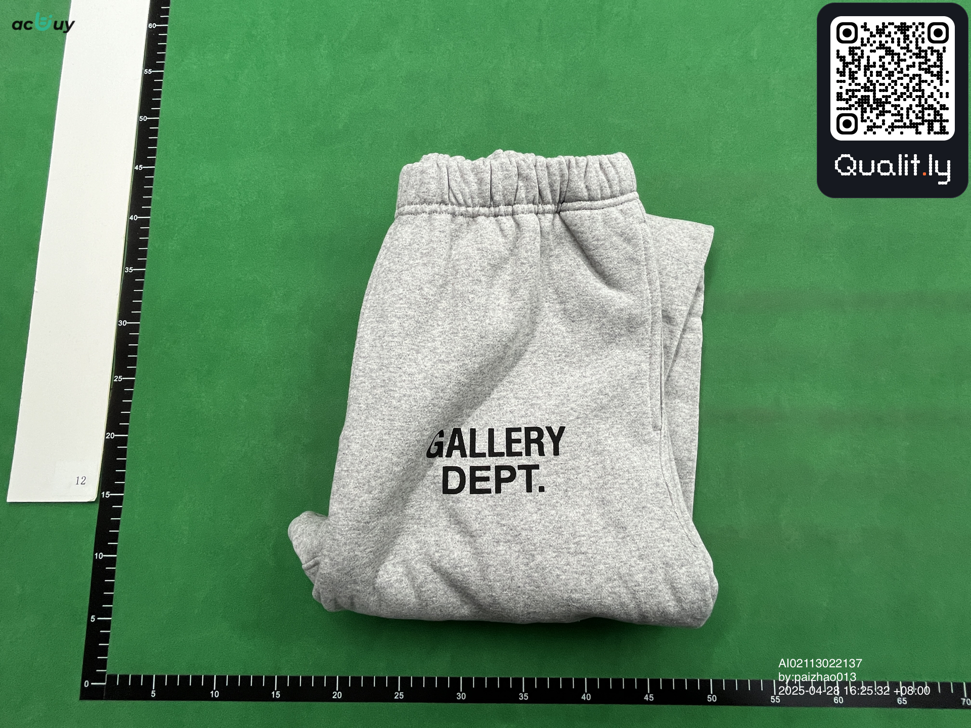 Pantaloni — fotografie QC 1 din 28