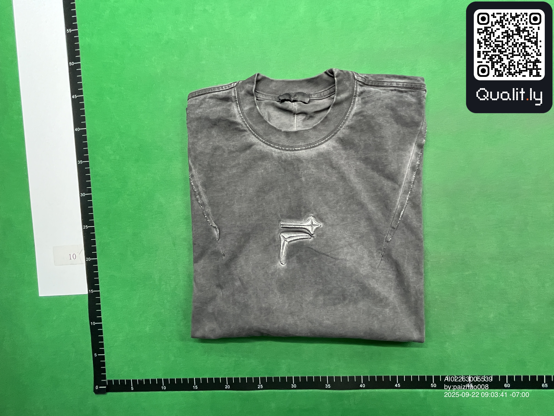 T-shirt QC photo 1 of 30