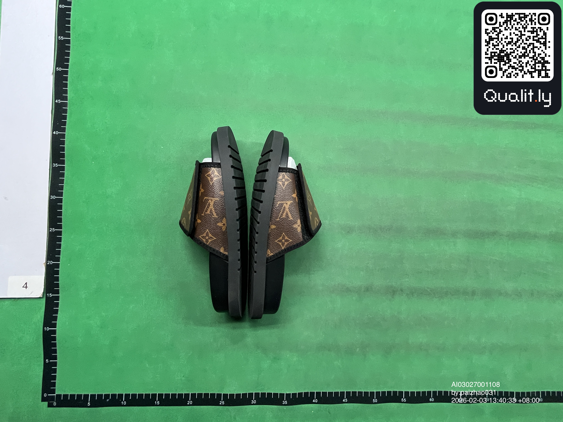 Sneakers QC photo 2 of 5