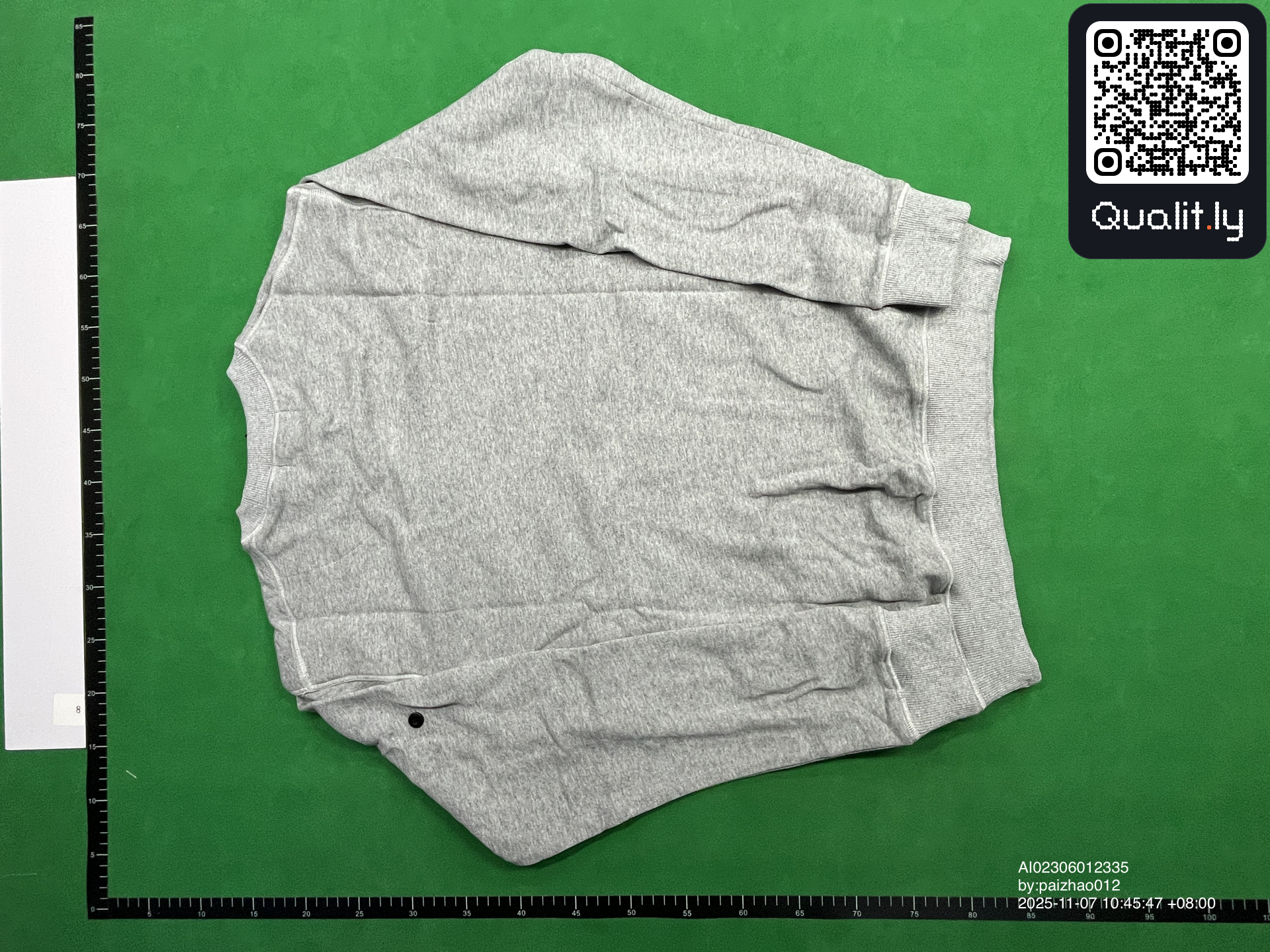 Sweater QC photo 2 of 53